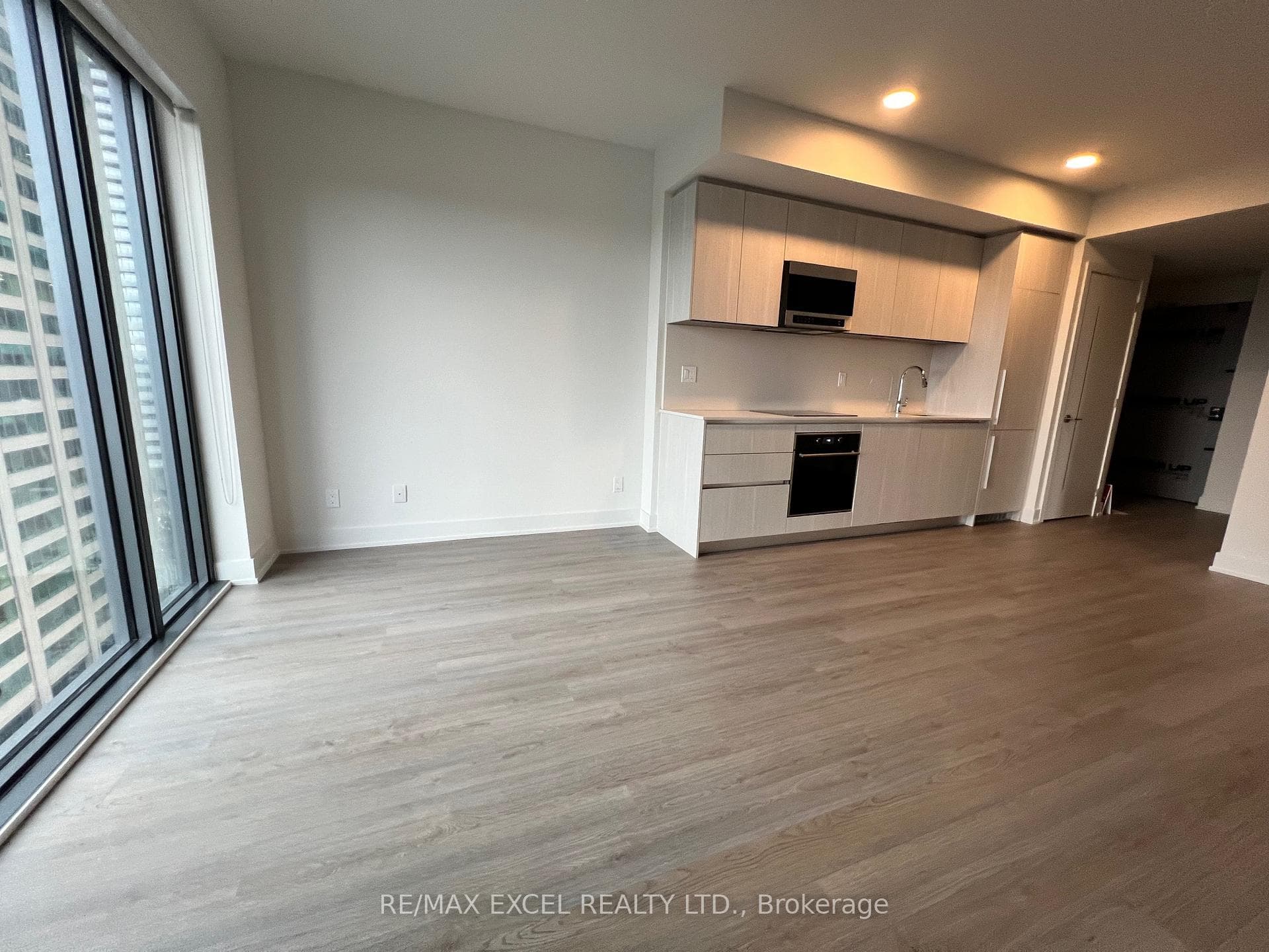 8 Cumberland Street Unit 1808 photo 11