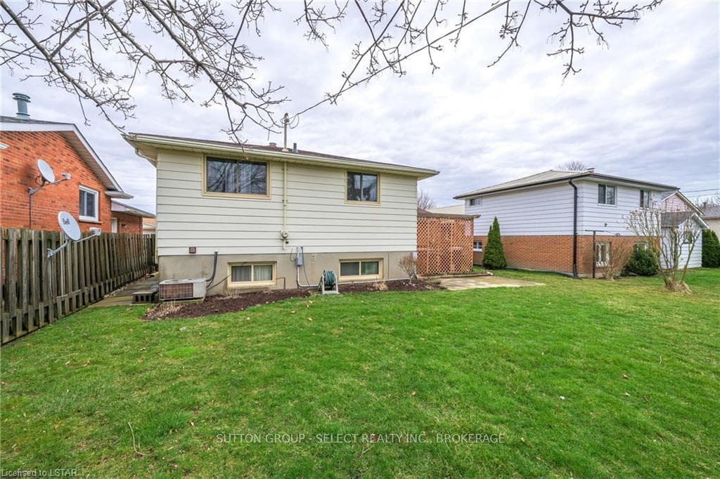 67 MANOR Road photo 35