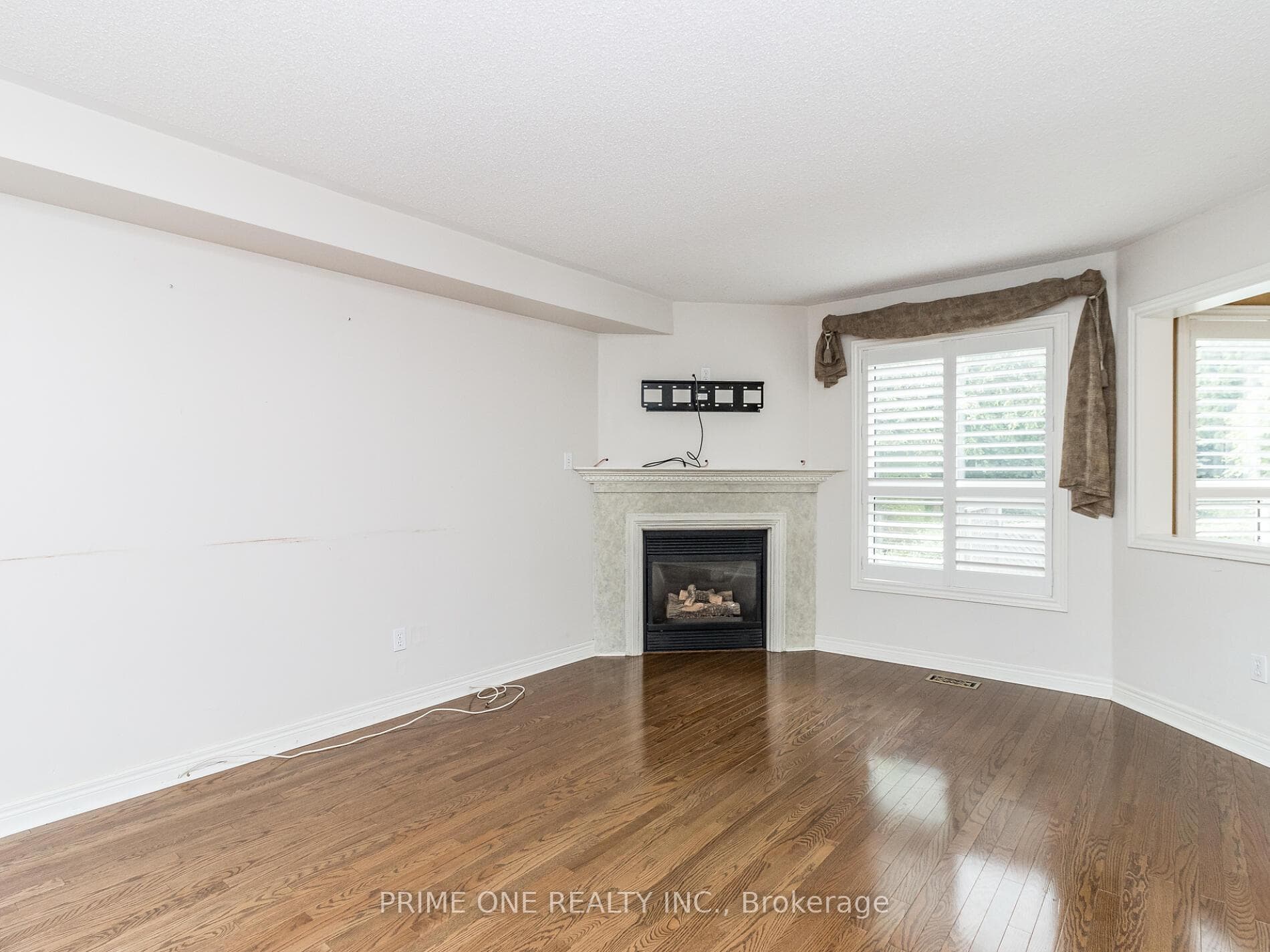 5462 Quartermain Crescent photo 14