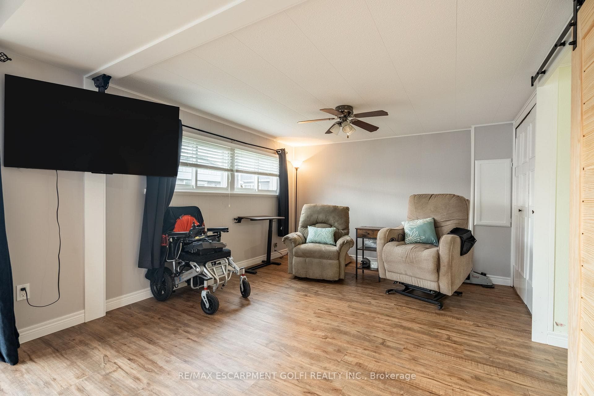 4588 Martha Lane photo 12