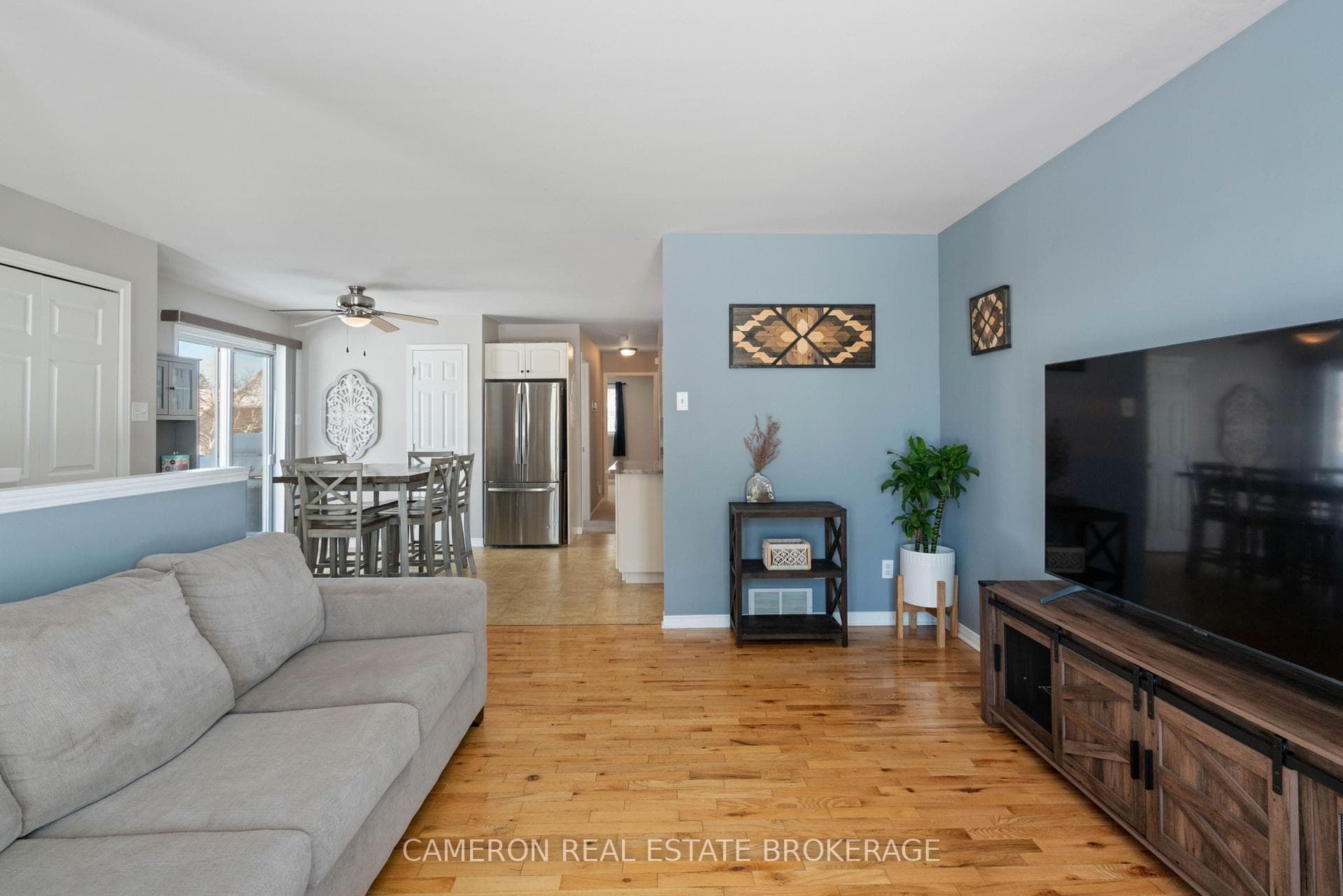 3215 Johnston Avenue photo 5