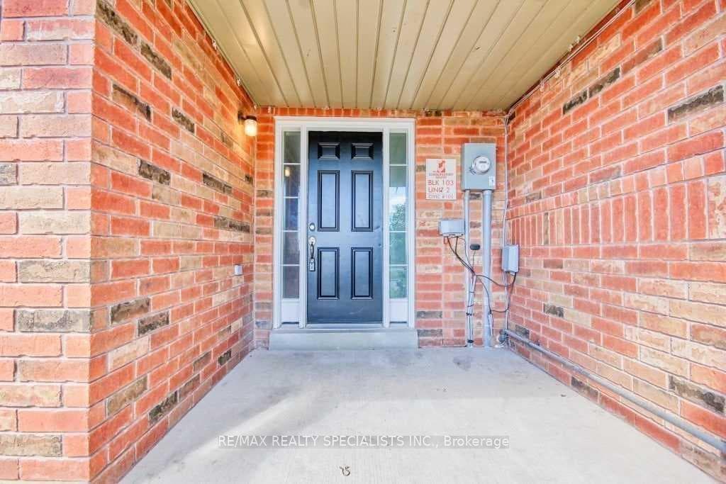 105 CHAMBERSBURG Way photo 2