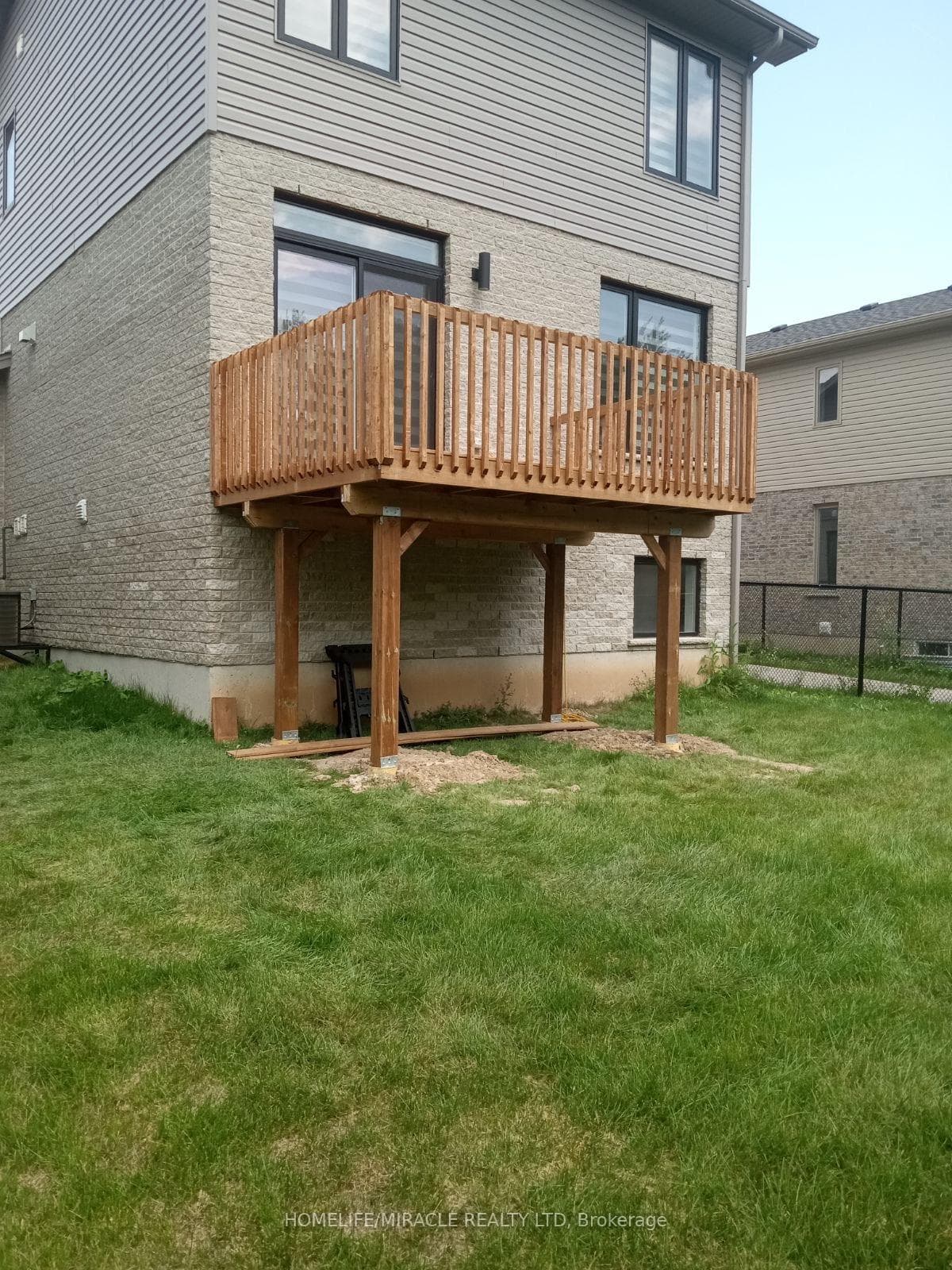 2040 Evans Boulevard photo 22