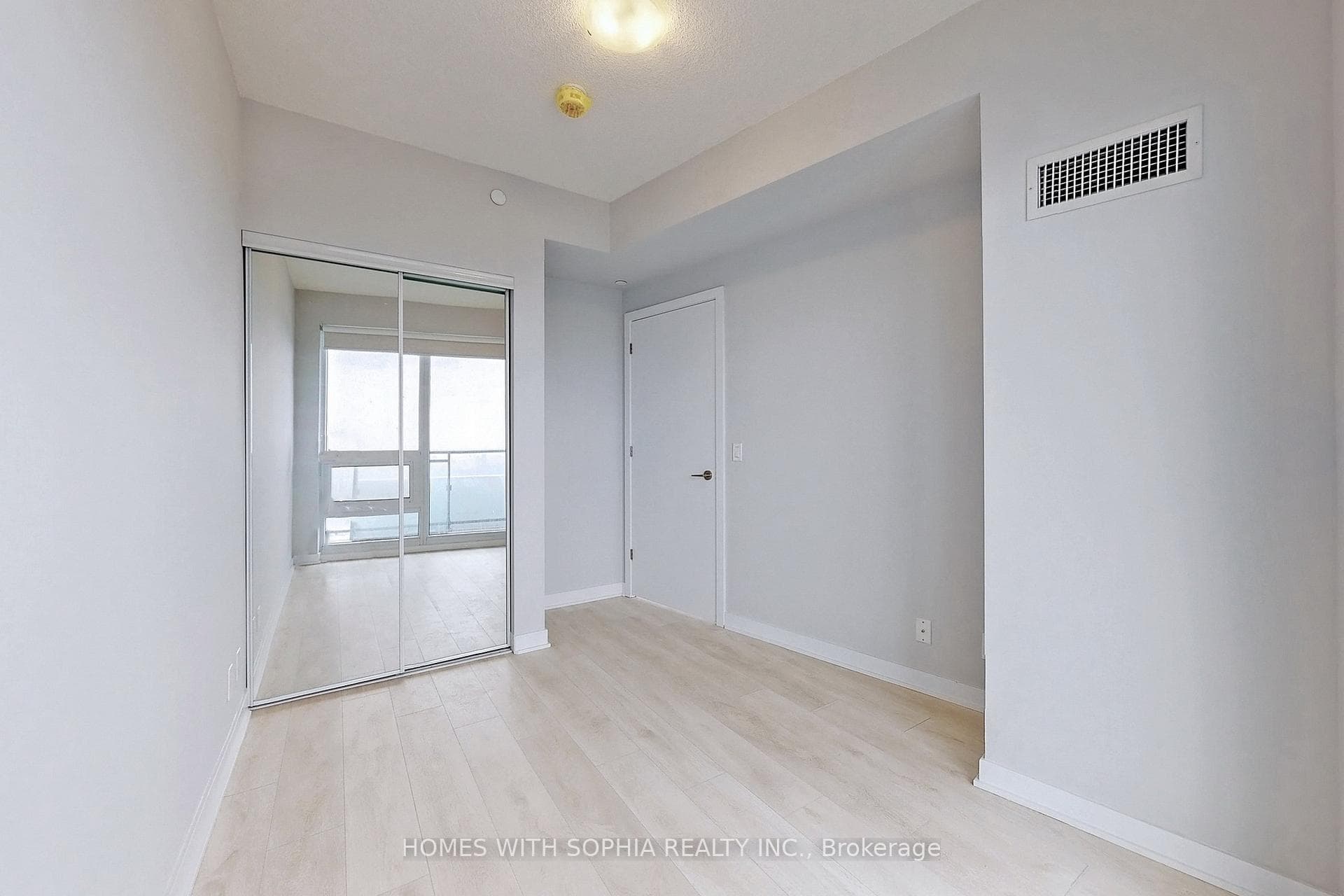 2221 Yonge Street Unit 5403 photo 27
