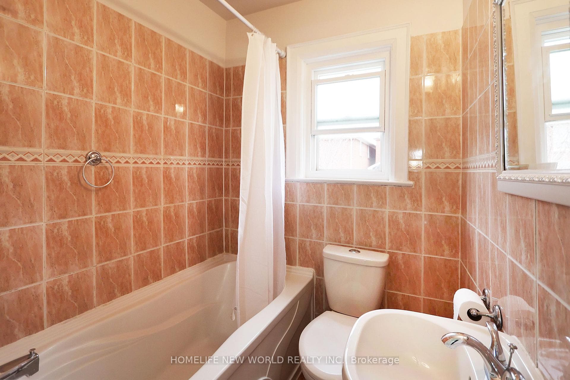 609 Glenholme Avenue Unit Main Floor photo 19