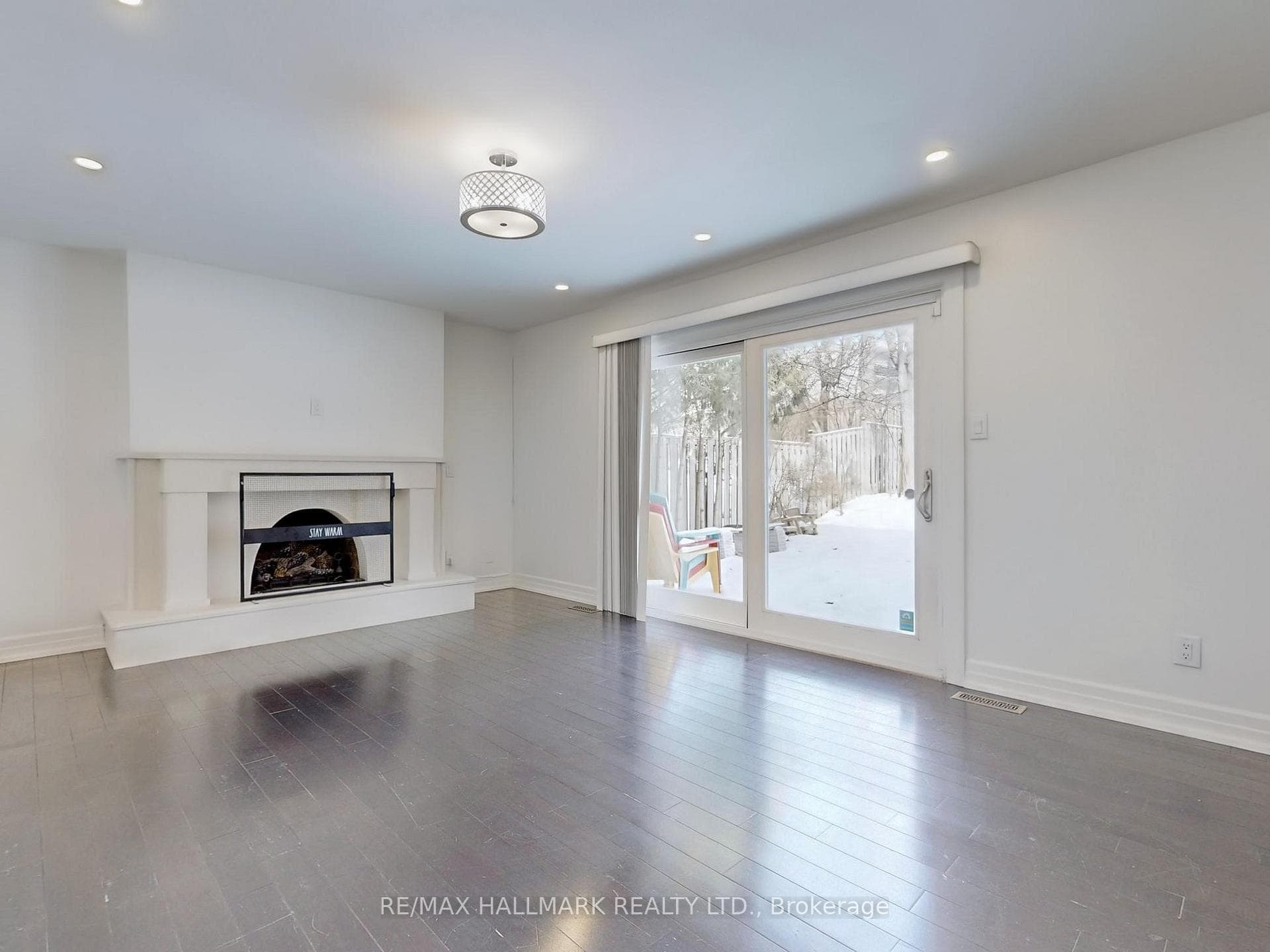 235 Old Yonge Street photo 14