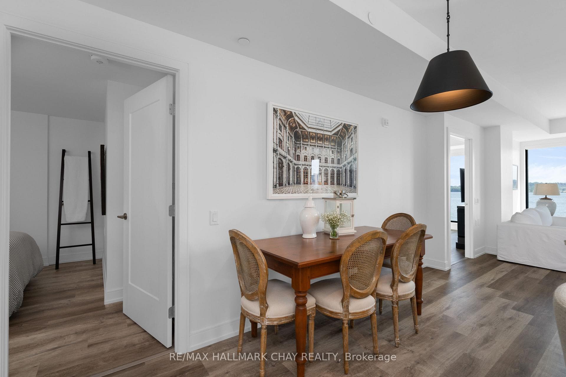 185 Dunlop Street Unit 302 photo 5