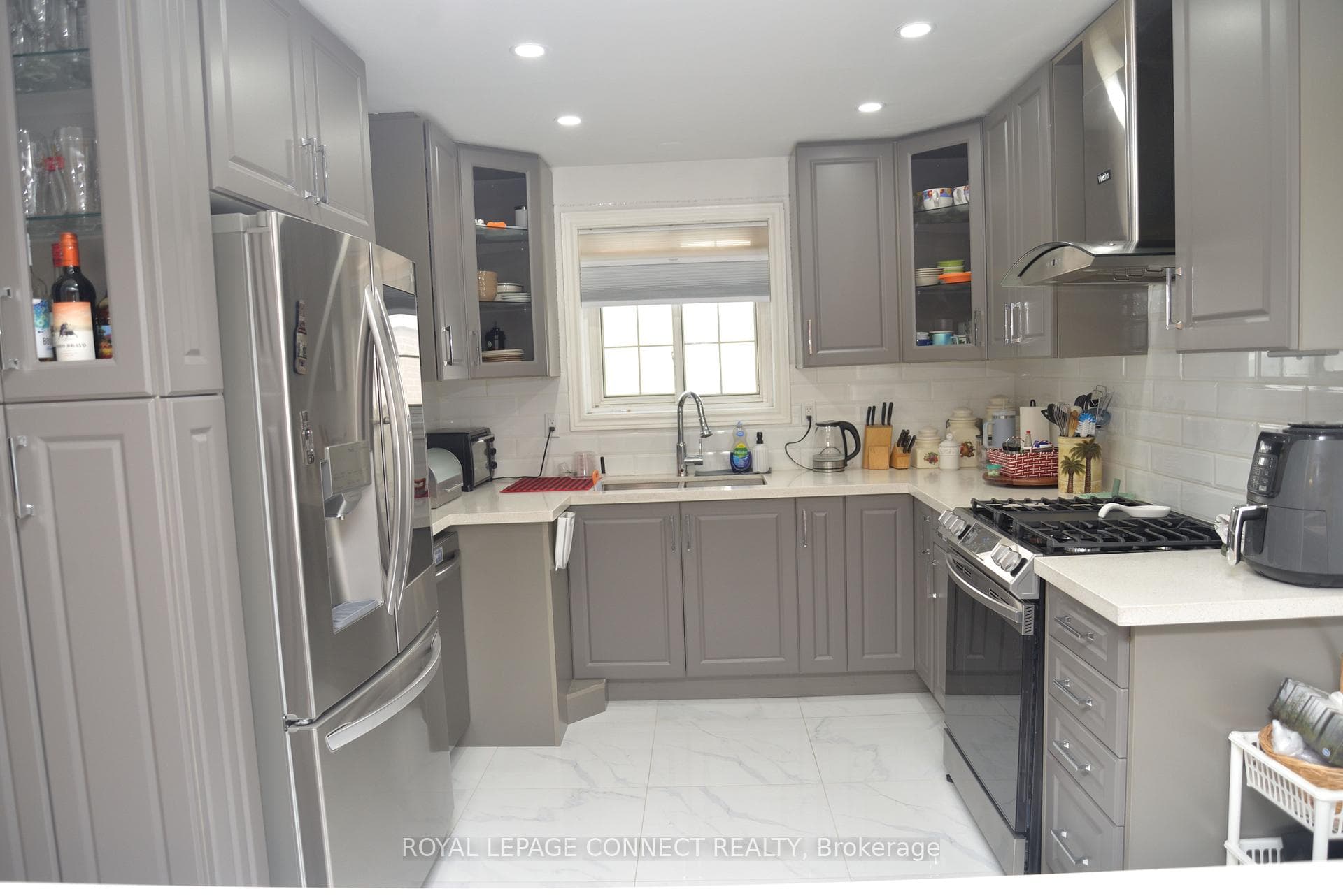 1431 Colmar Avenue photo 8