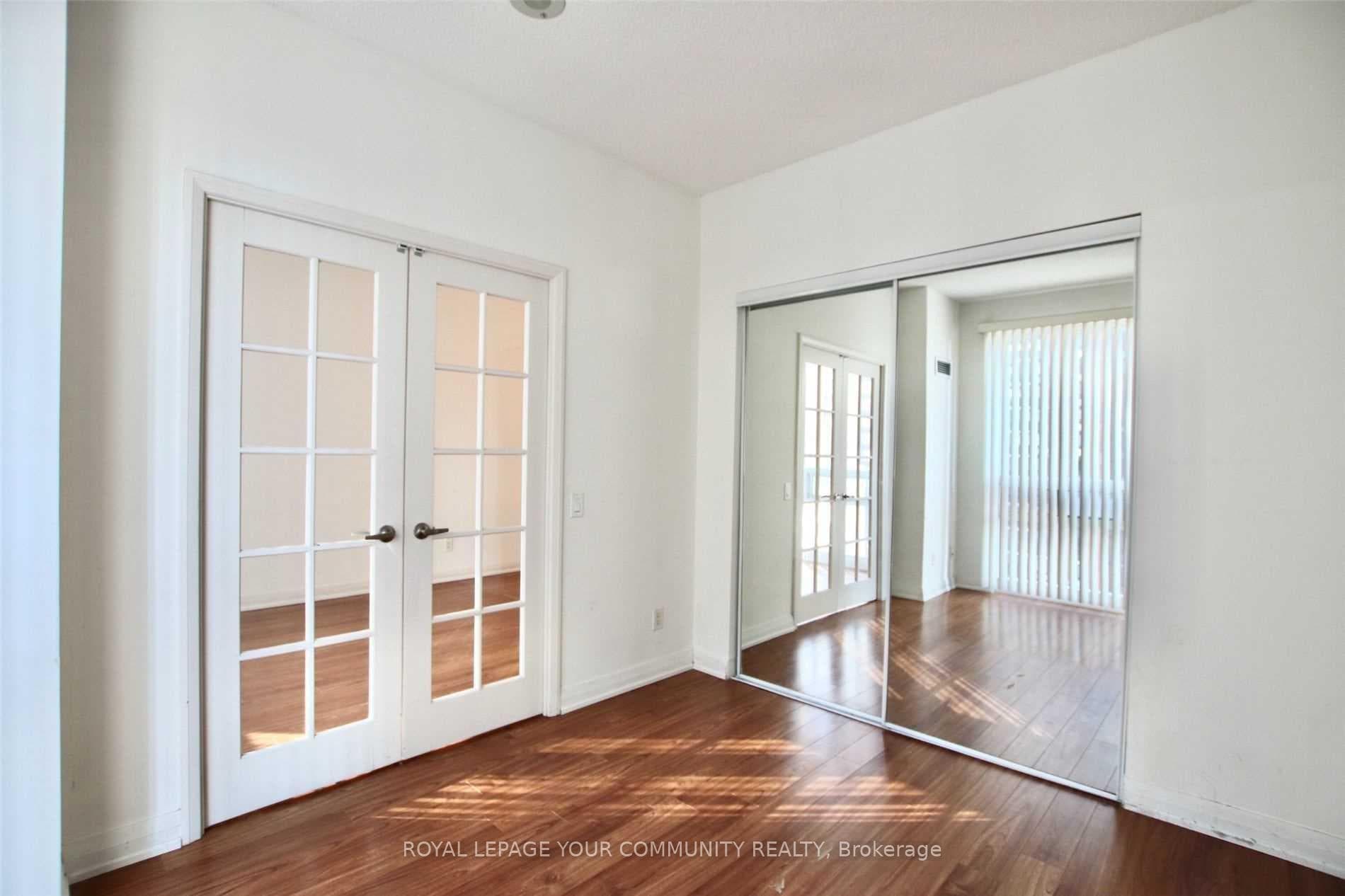 1121 Bay Street Unit 602 photo 9