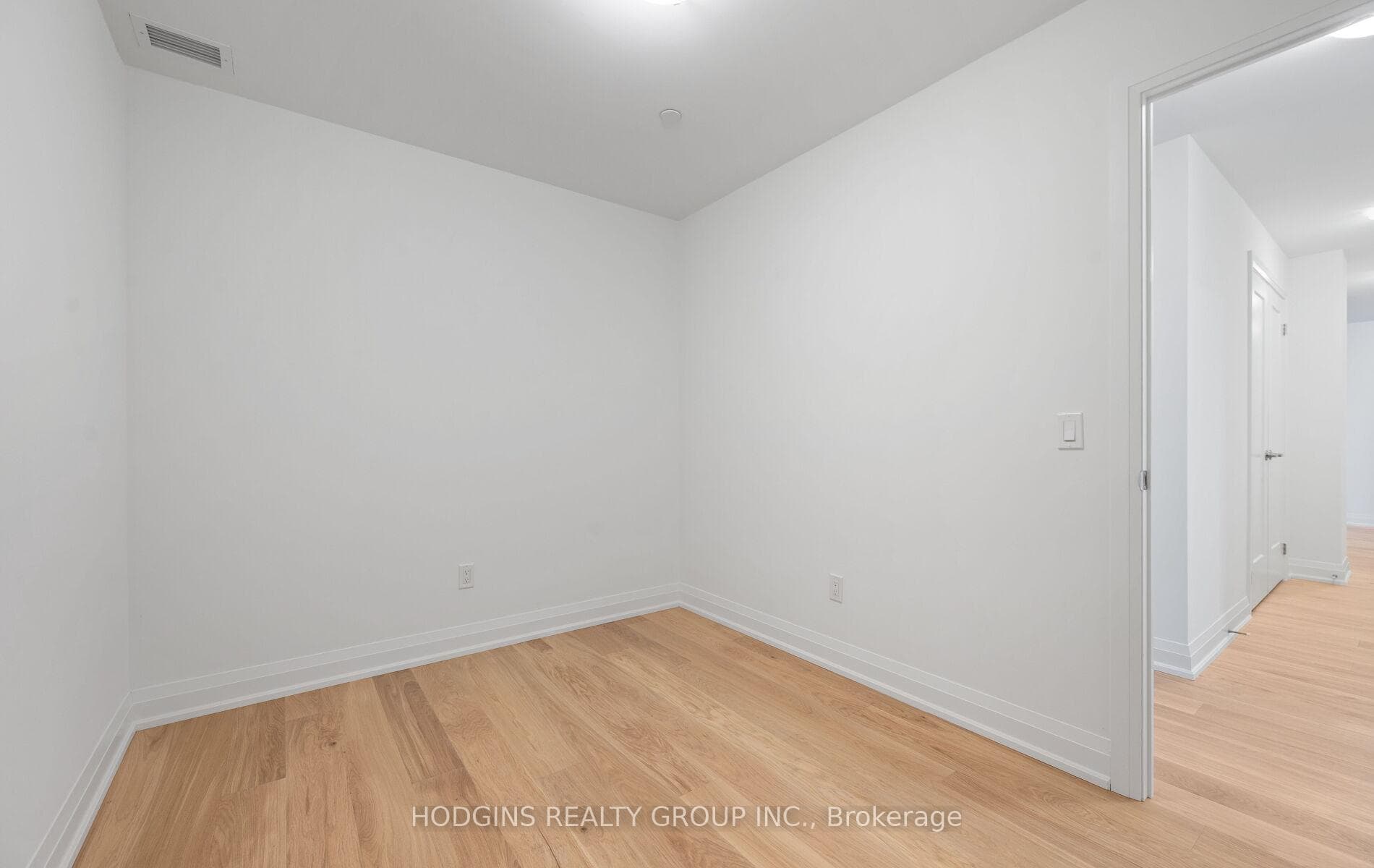1035 Southdown Road Unit LPH 1801 photo 26