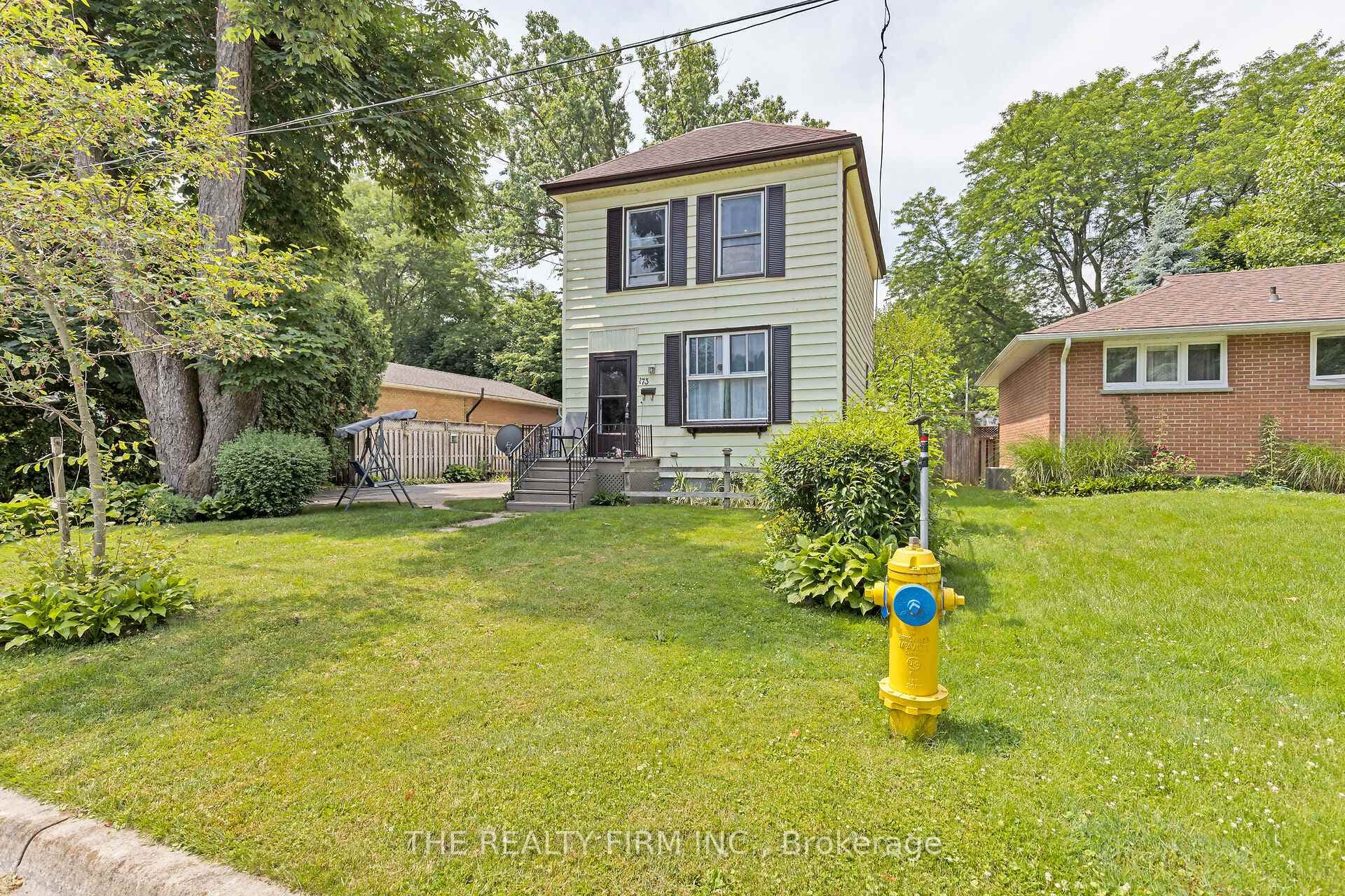 173 Chelsea Avenue photo 4