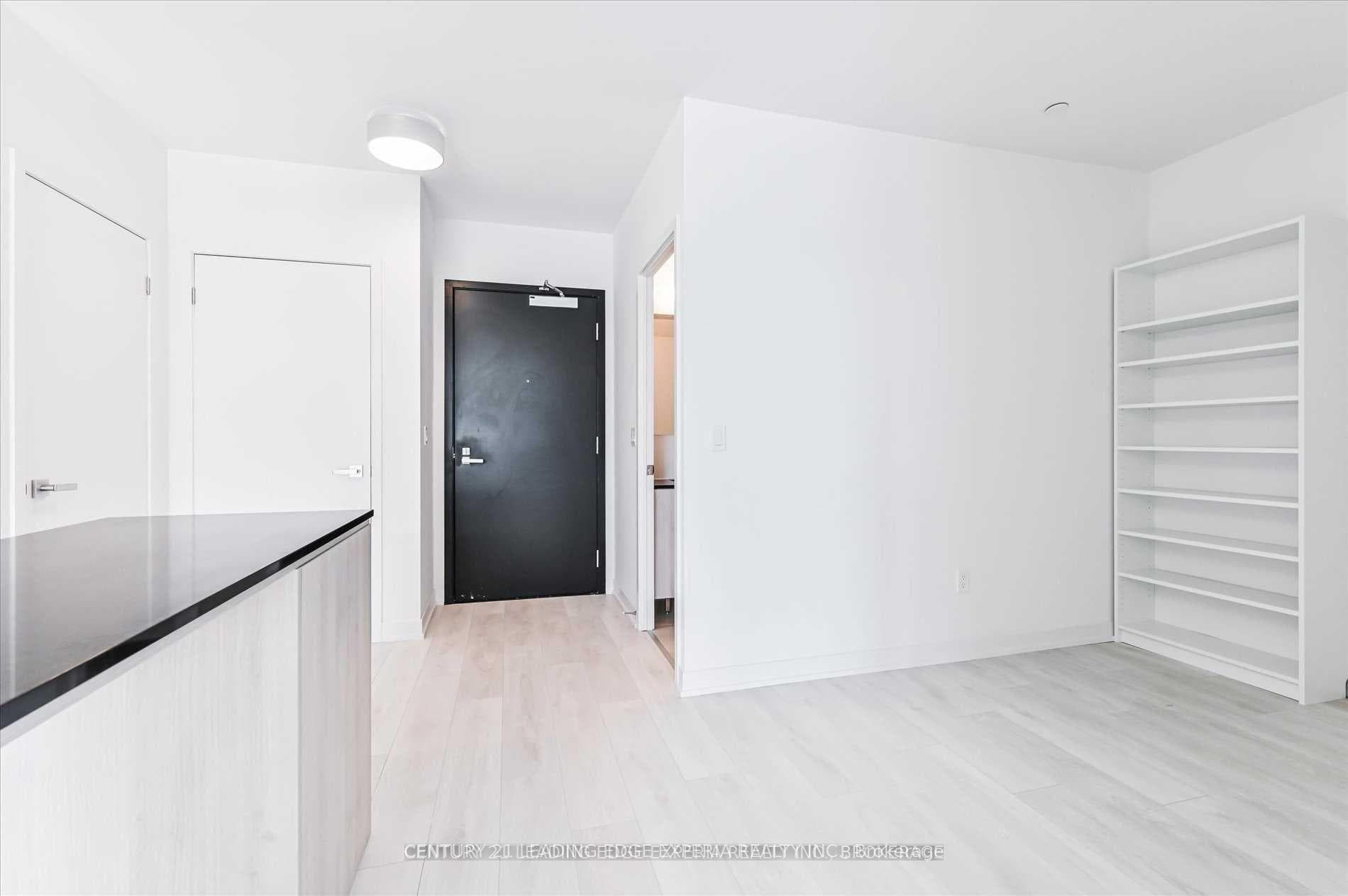 31 Tippett Road Unit 658 photo 8