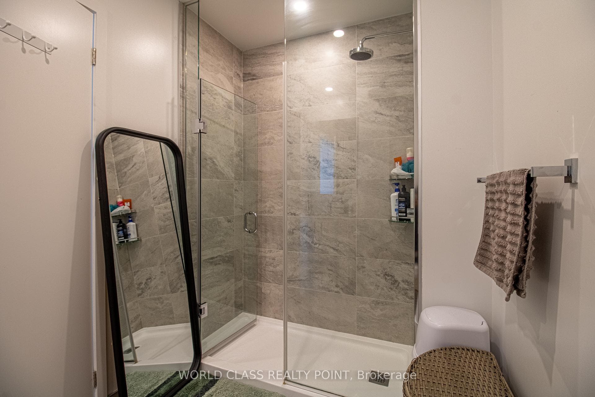 1787 St. Clair Avenue Unit 906 photo 12