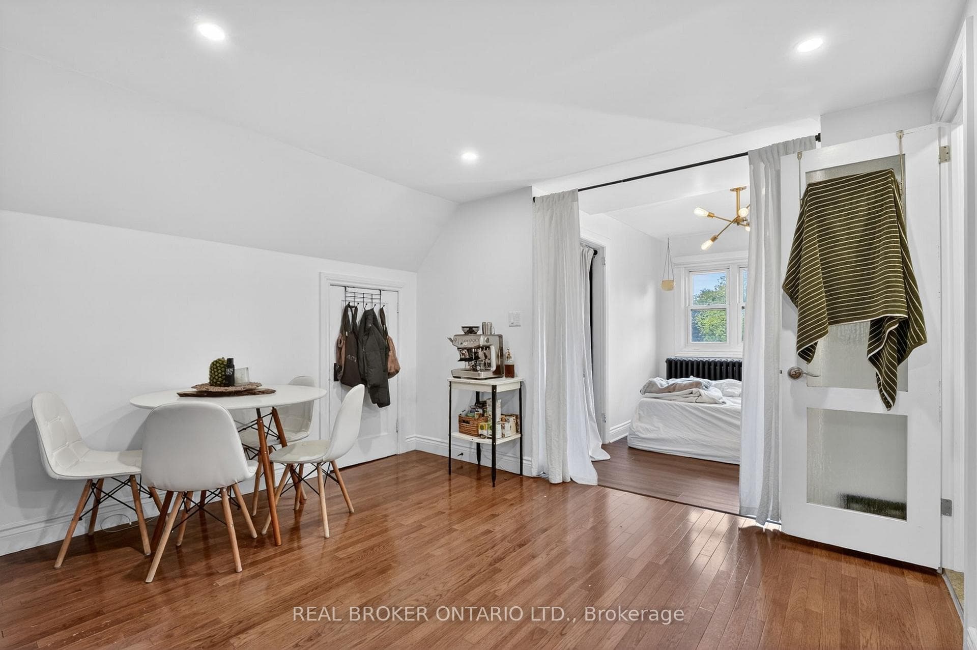 137 Sherman Avenue photo 26