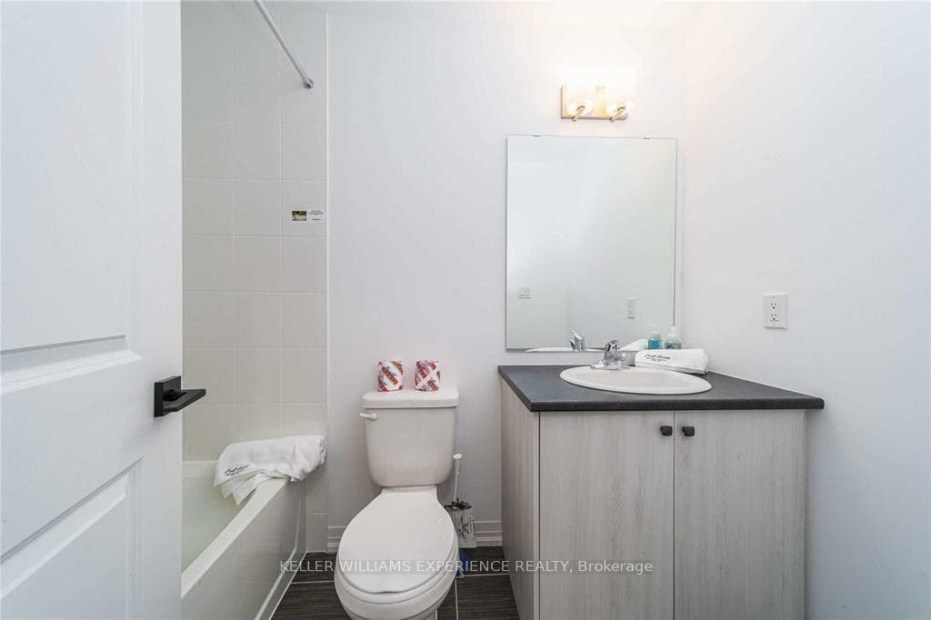 32 Fairlane Avenue photo 22