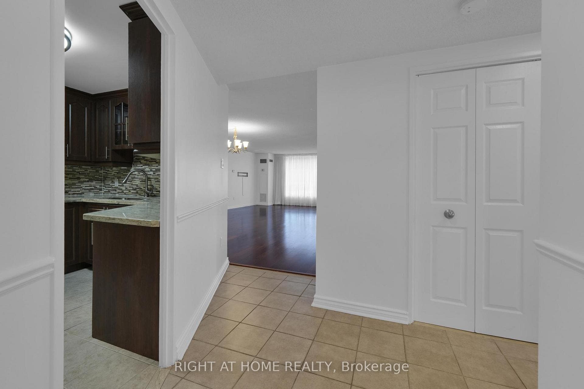3650 Kaneff Crescent Unit 205 photo 5