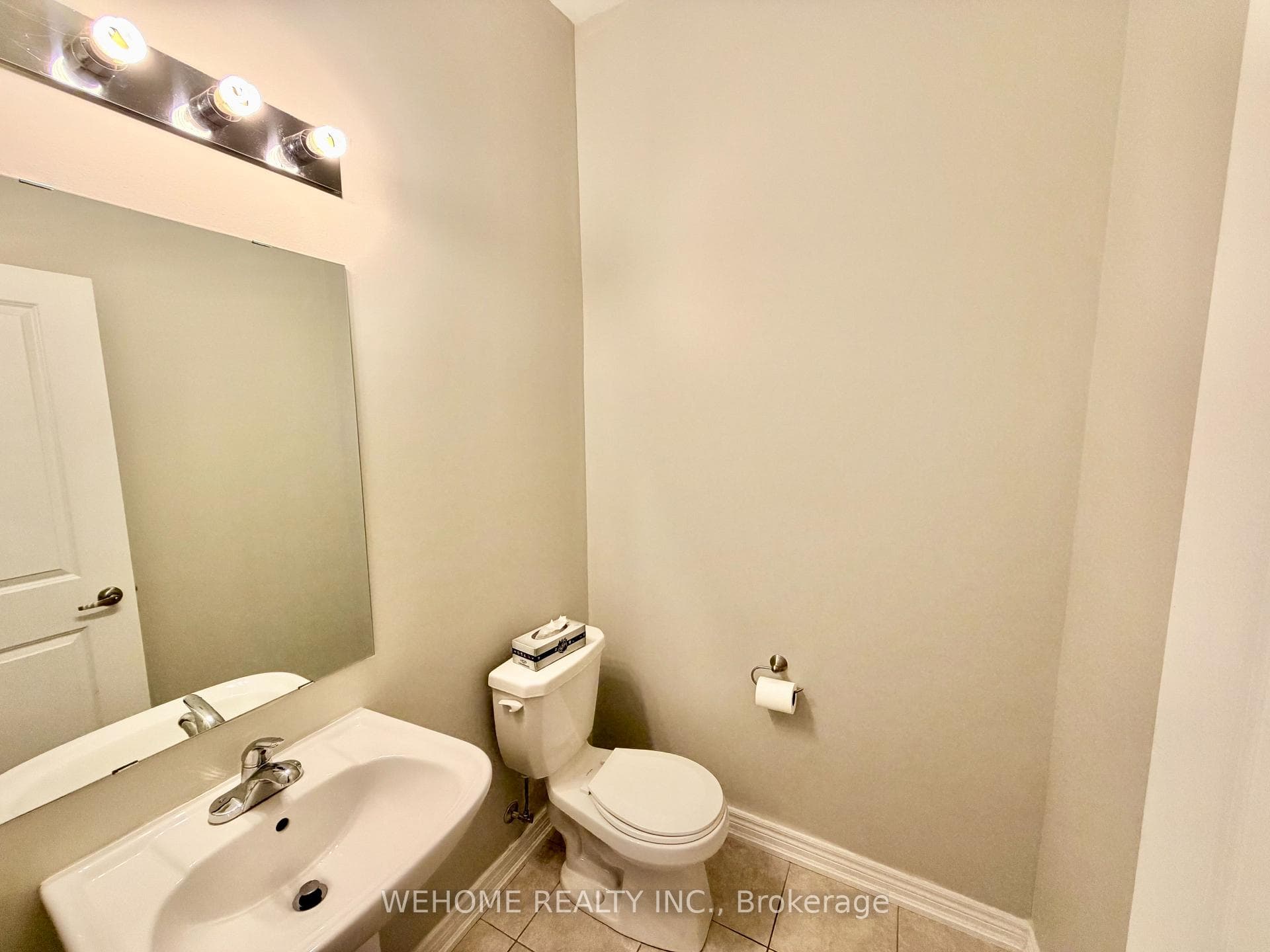 657 Sweetwater Crescent photo 13