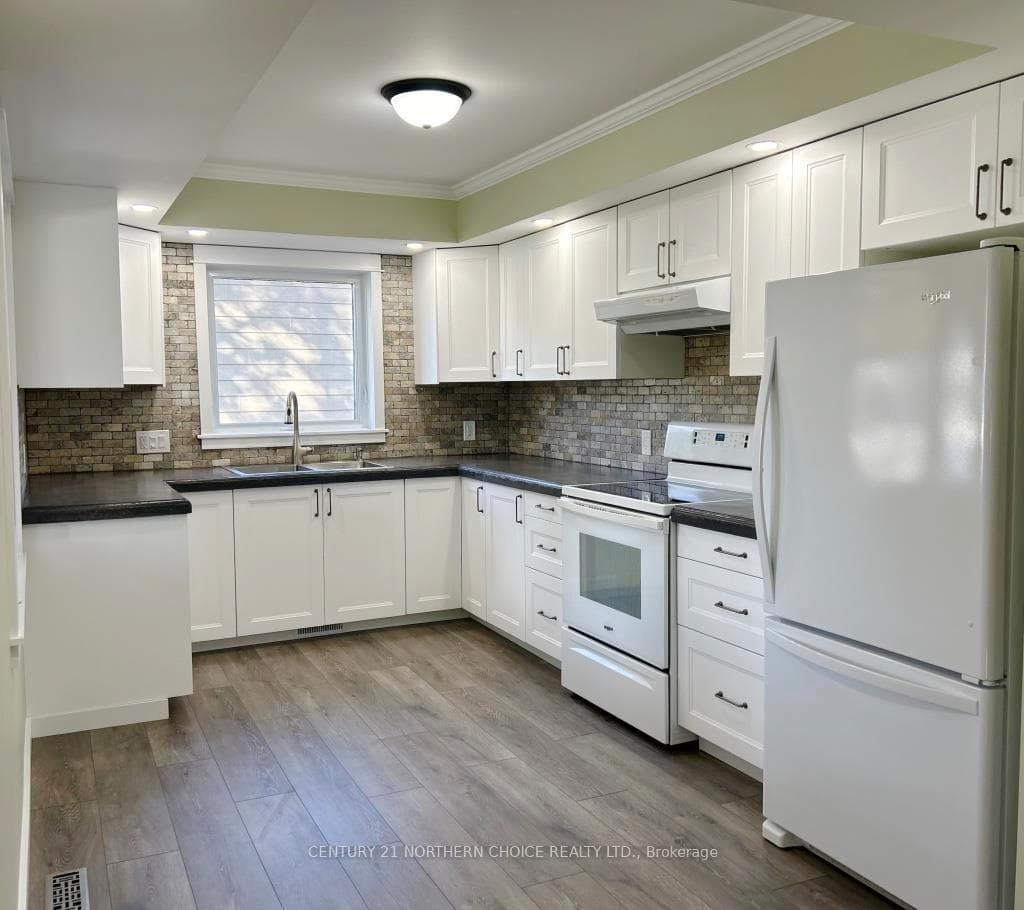 210 Sixth Street West photo 7