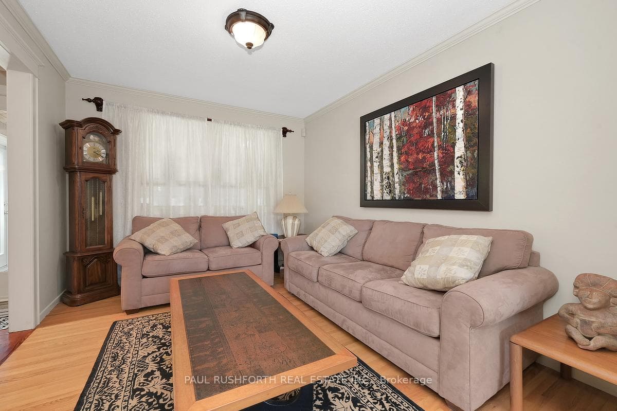 Dining Room ( Used a a Living Room )