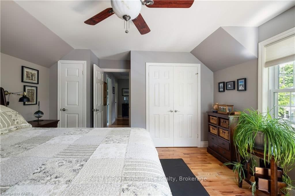 176 WELLINGTON Street photo 25