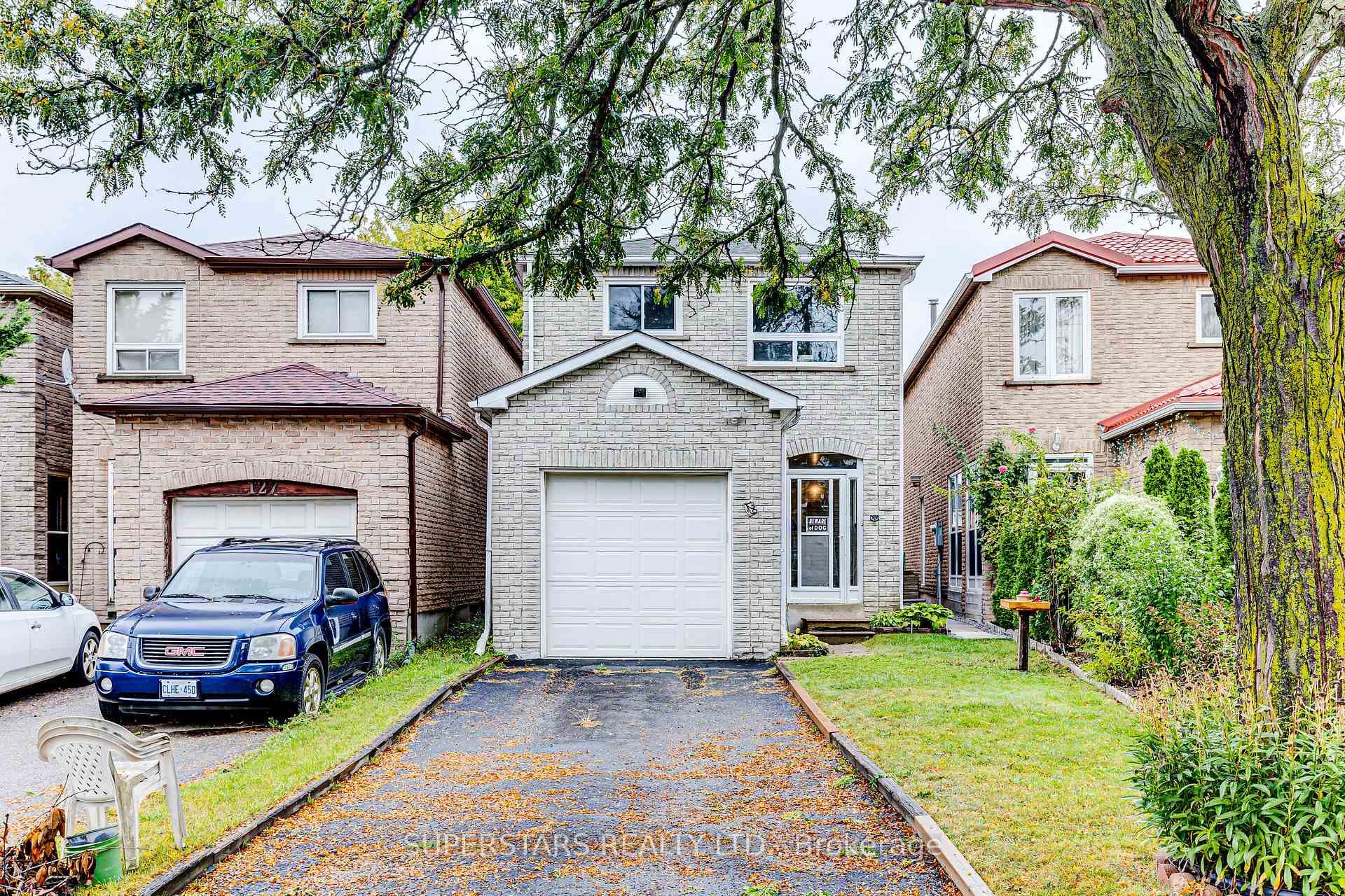 129 Stirling Crescent photo 1