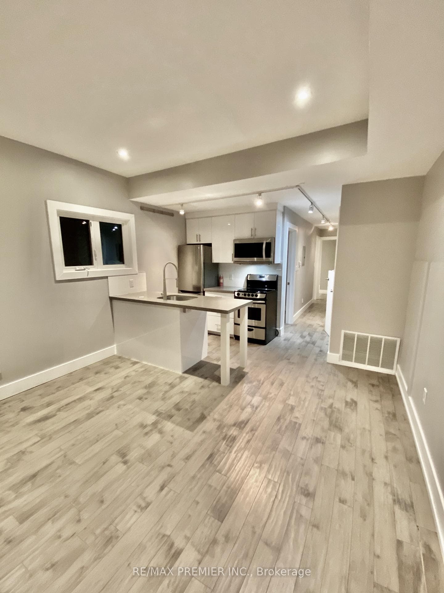 50 Pape Avenue photo 26