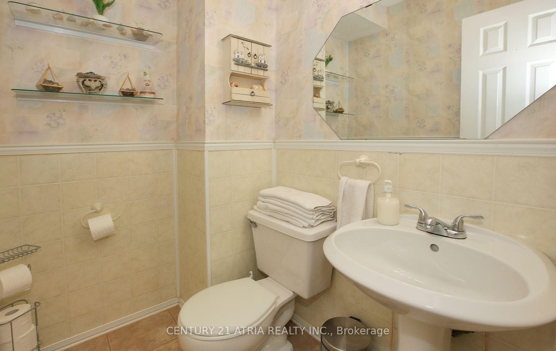 153 Stather Crescent photo 9