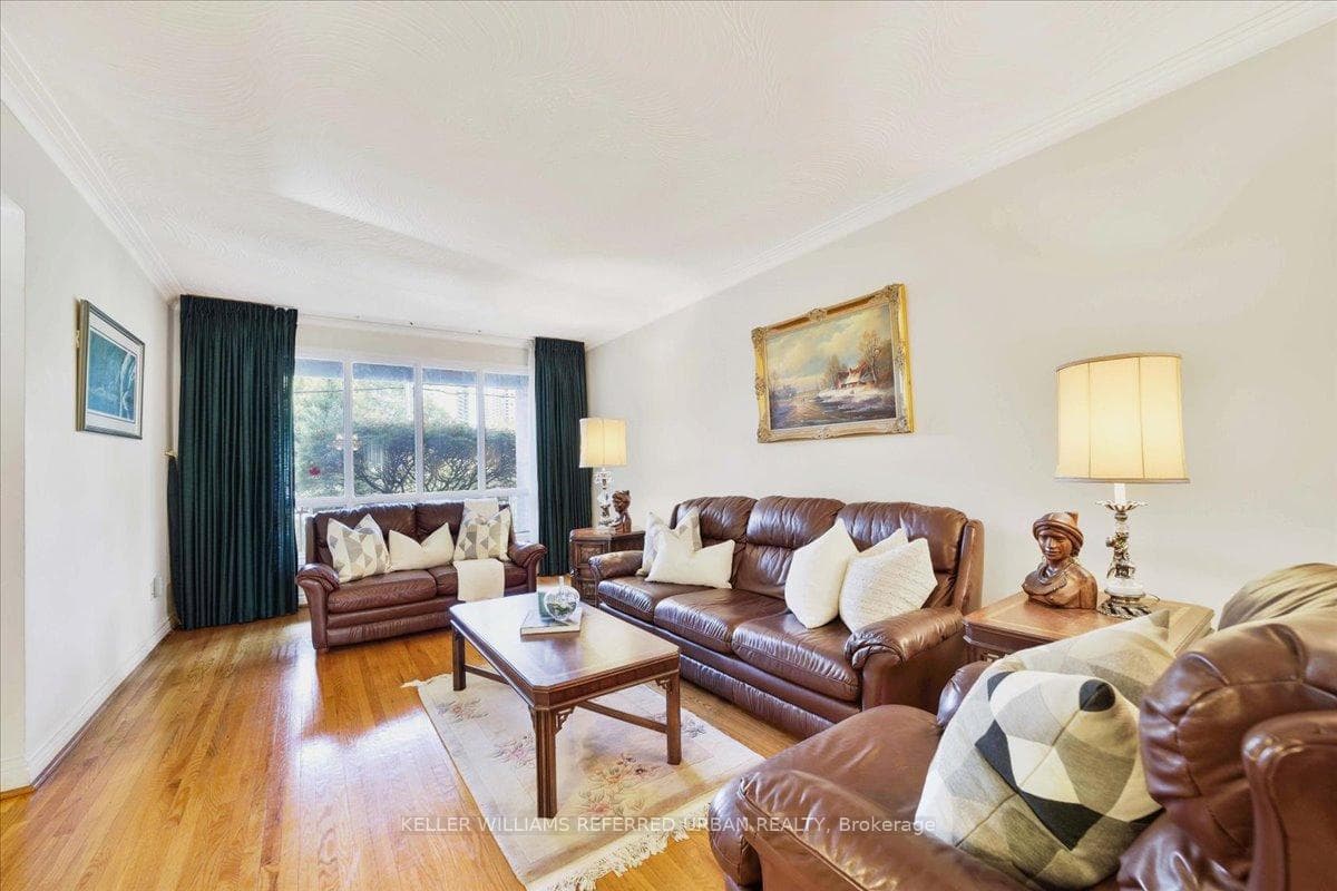 57 Hounslow Avenue photo 6