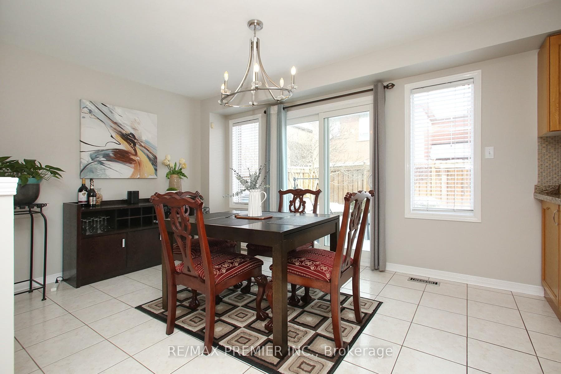 45 Dylan Street photo 9