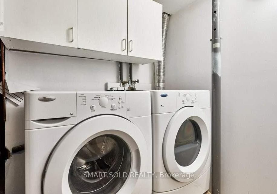 761 Rowena Street Unit Lower photo 15