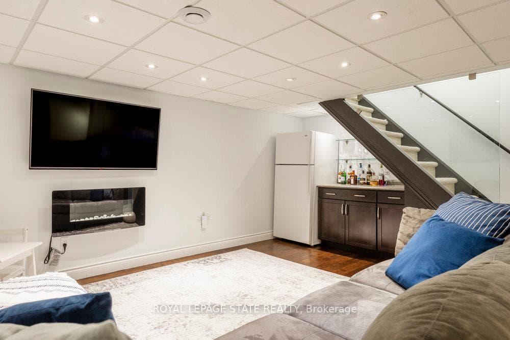 44 Kemp Drive photo 28