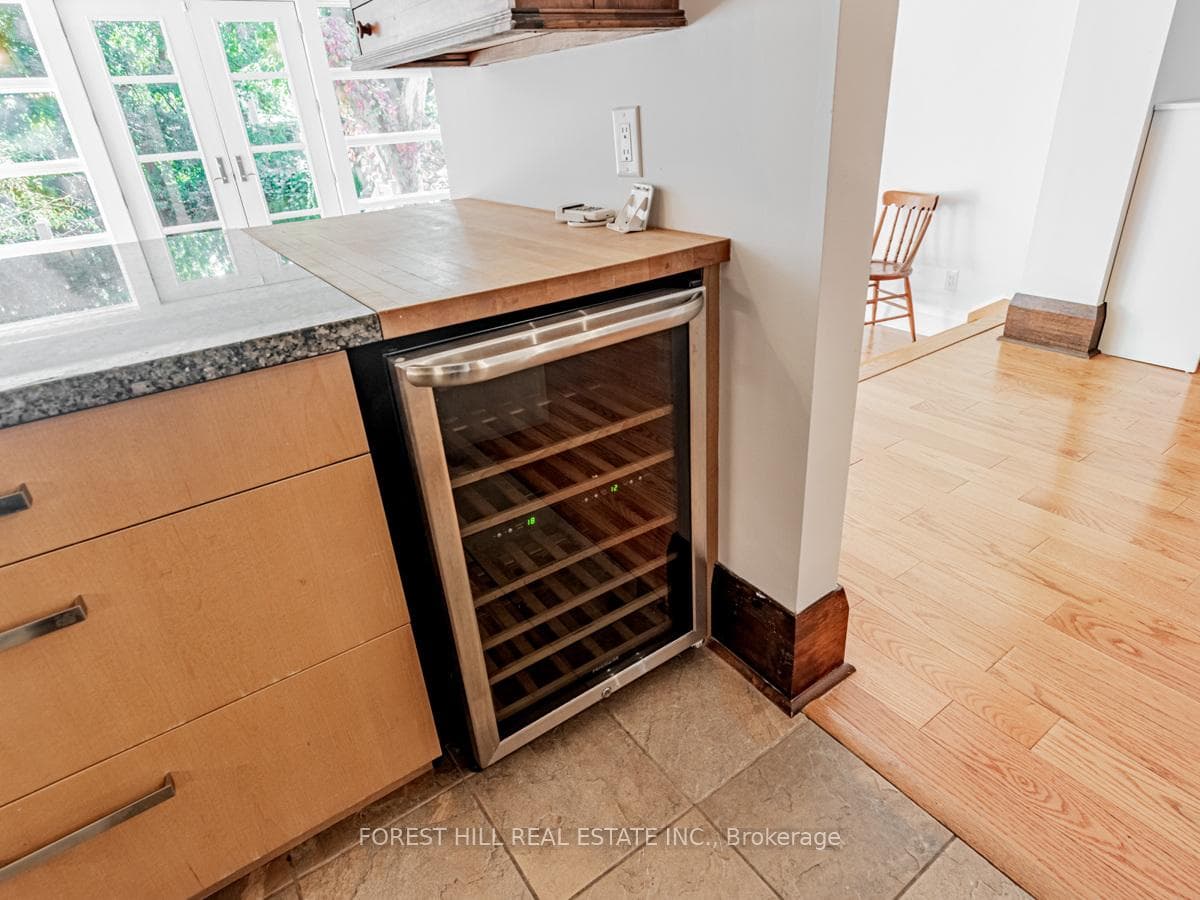 189 St Clair Avenue photo 14