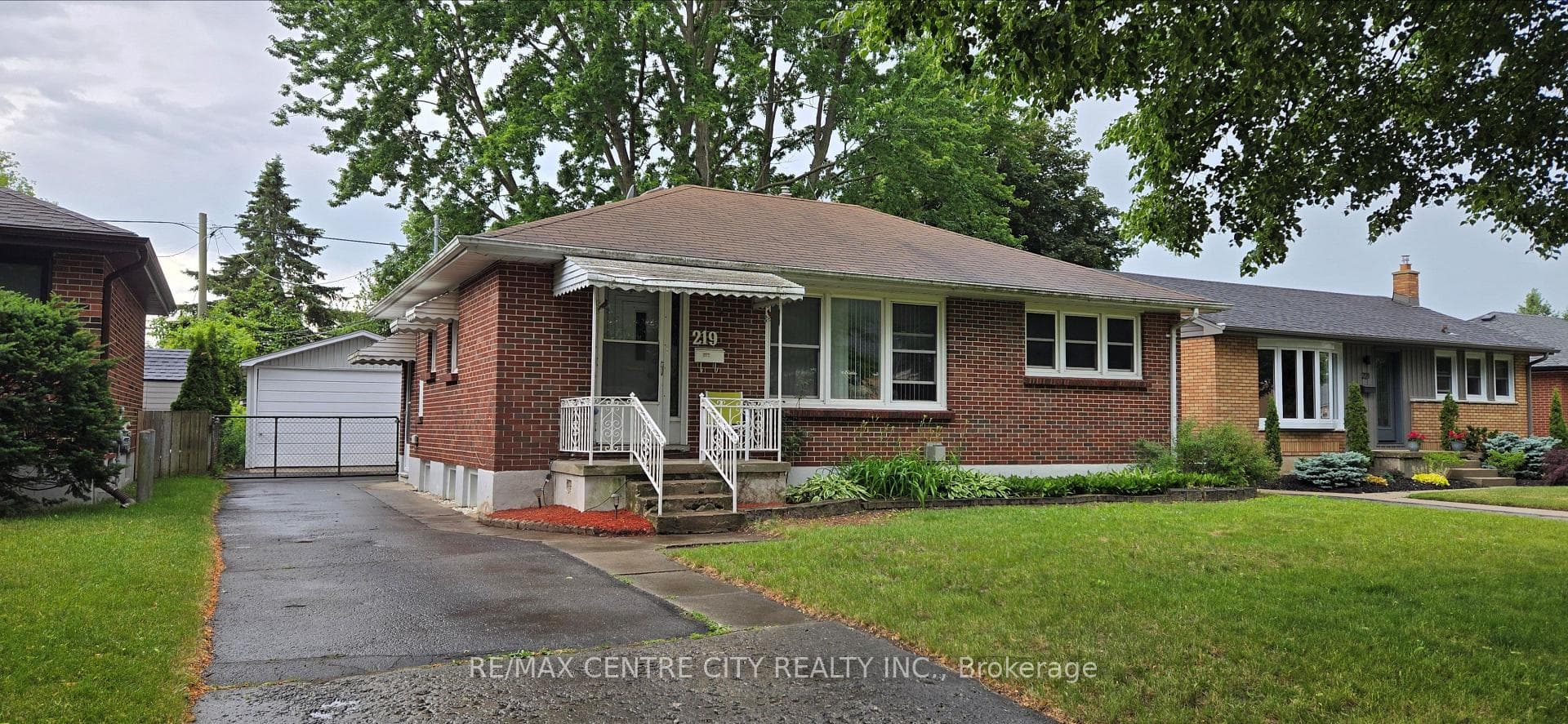 219 Fairway Avenue photo 1