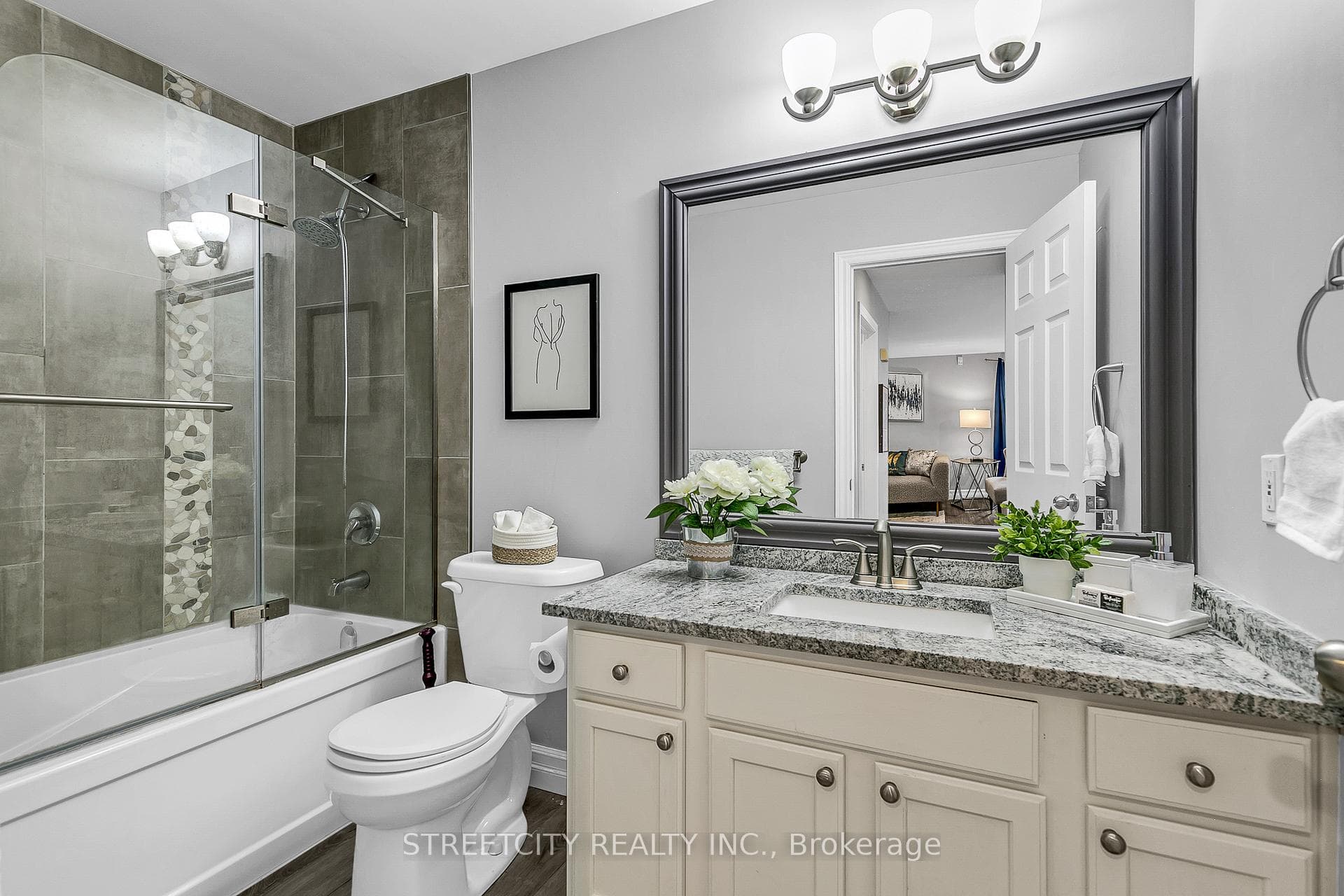 465 Jewel Street photo 15