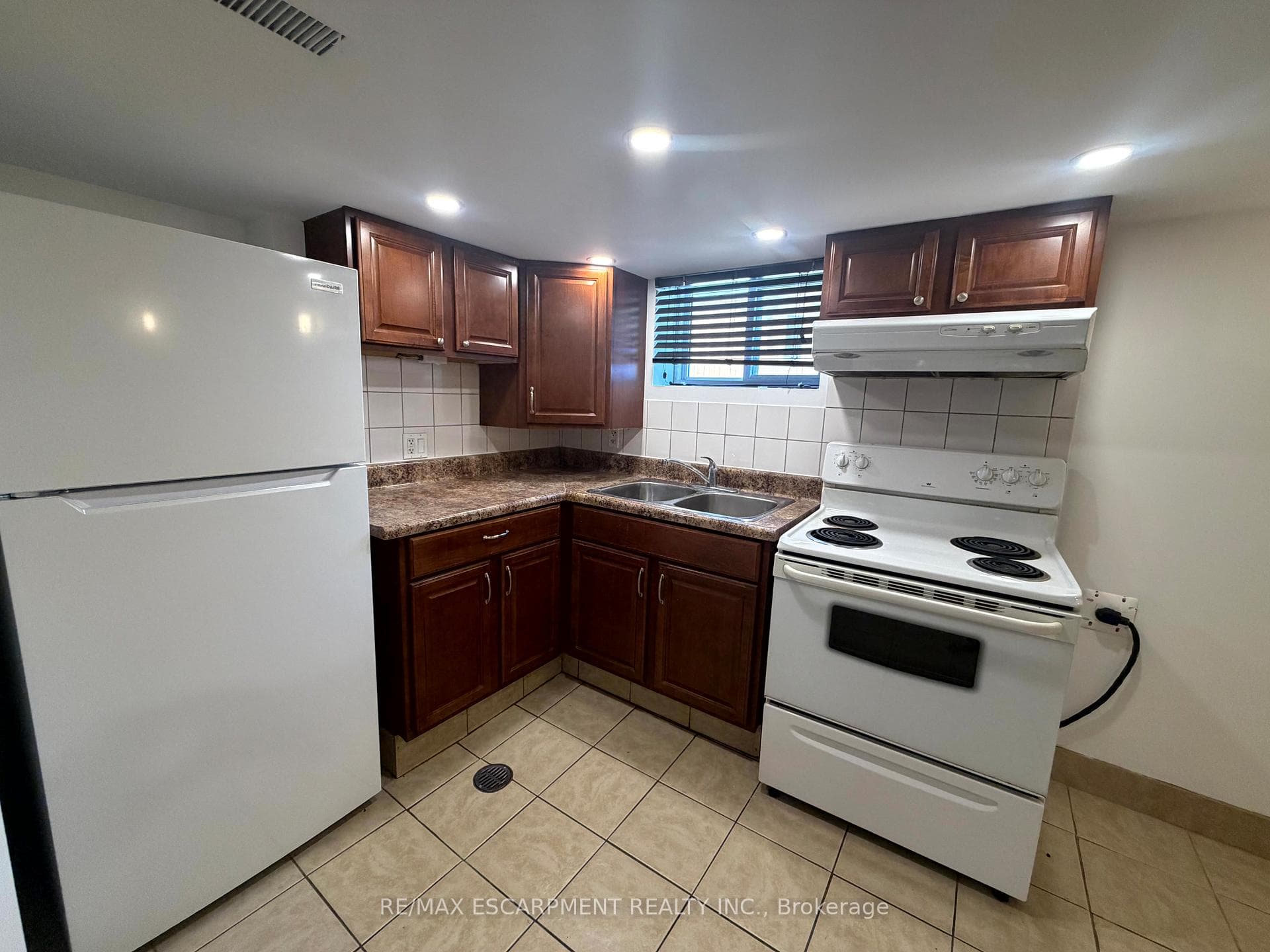 98 Limeridge Road Unit Lower Level photo 6