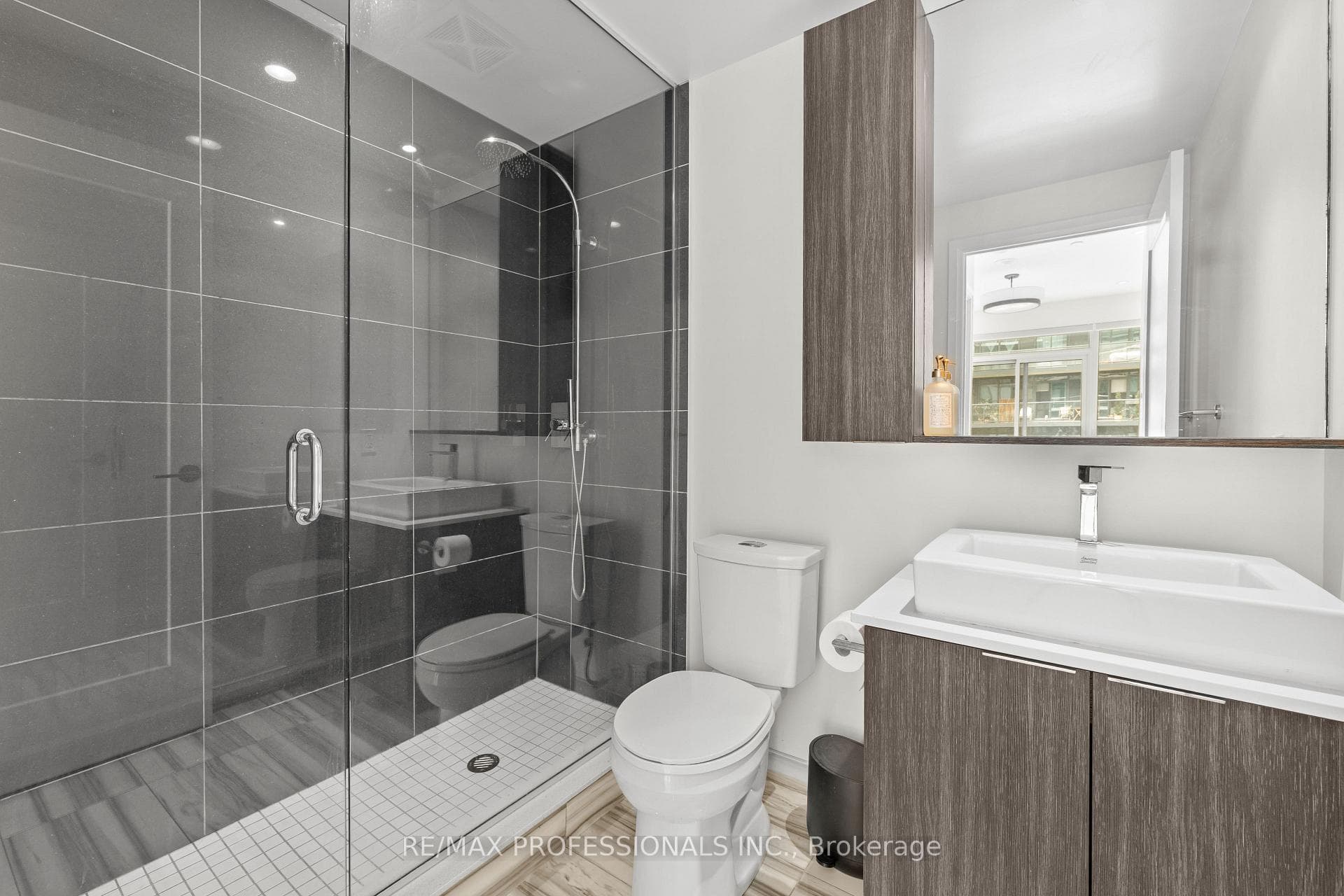 110 Marine Parade Drive Unit 1209 photo 11