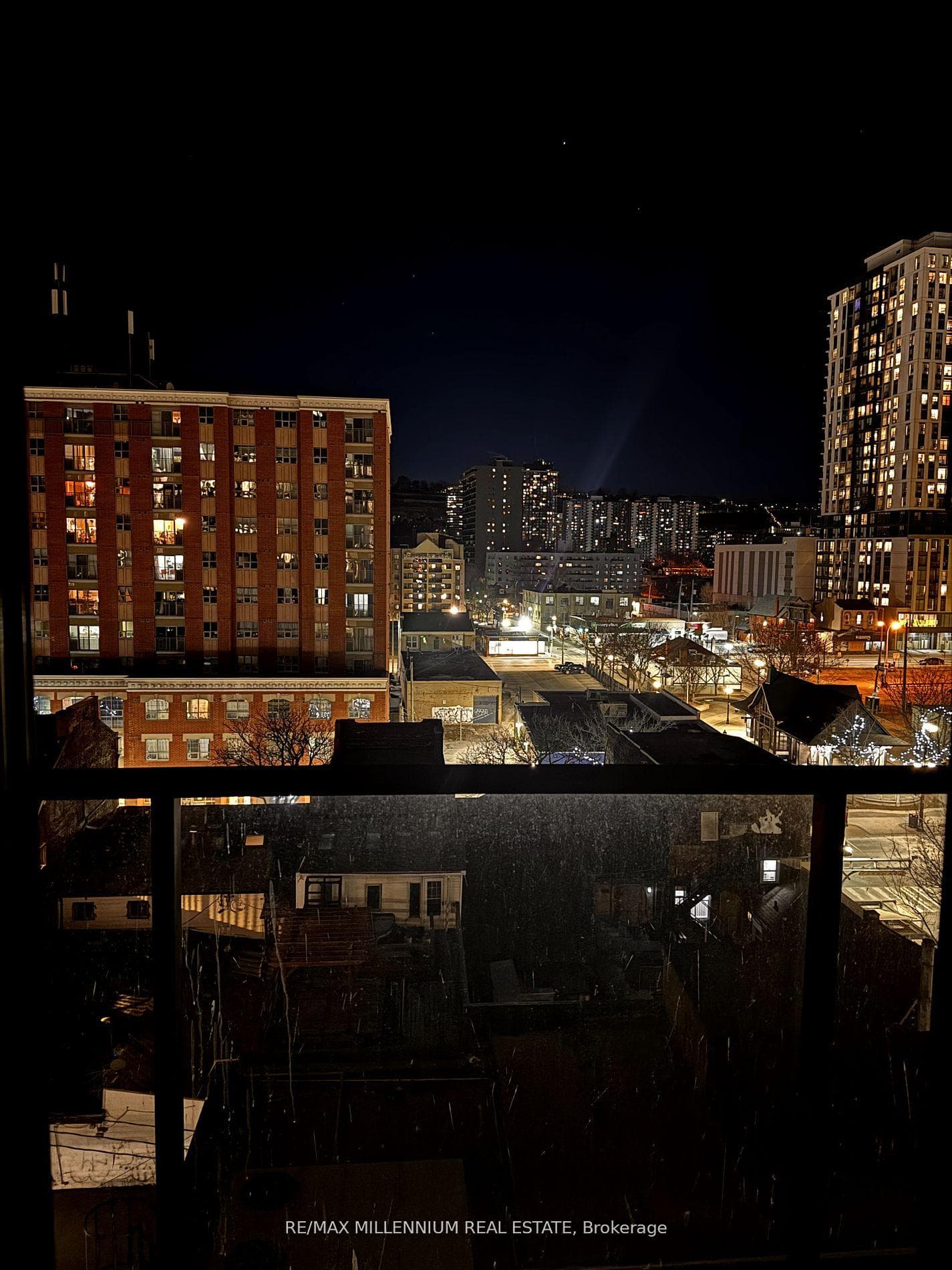 1 Jarvis Street Unit 809 photo 3