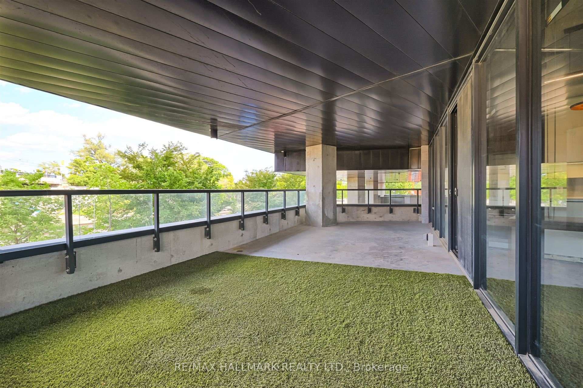 383 Sorauren Avenue Unit 209 photo 27
