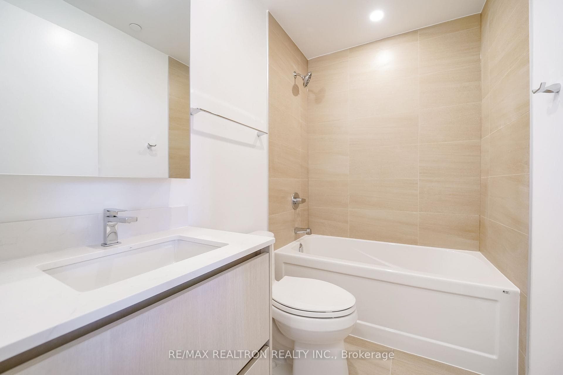 8188 Yonge Street Unit 627 photo 16