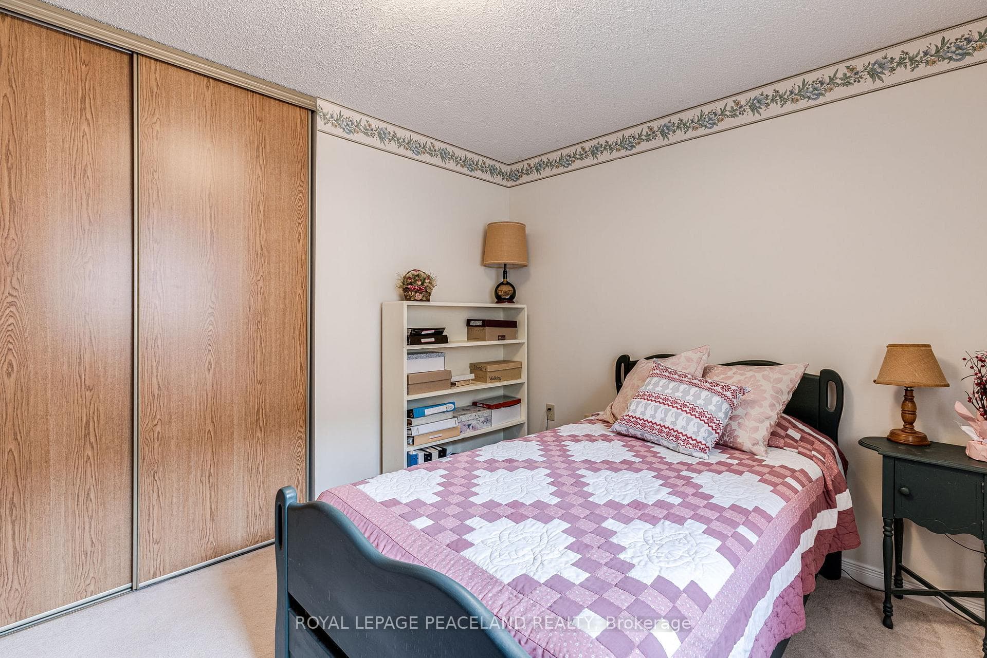 284 Livingstone Street photo 23