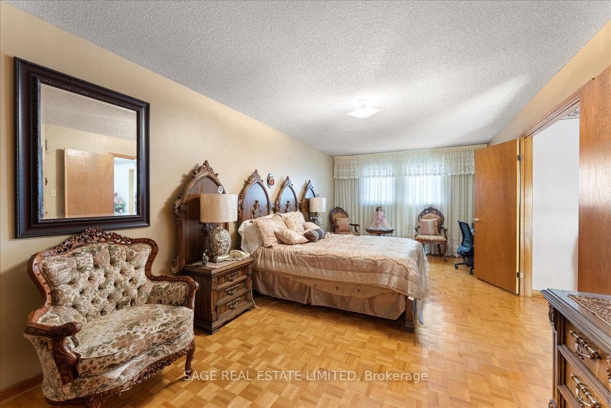 116 Butterfield Crescent photo 31