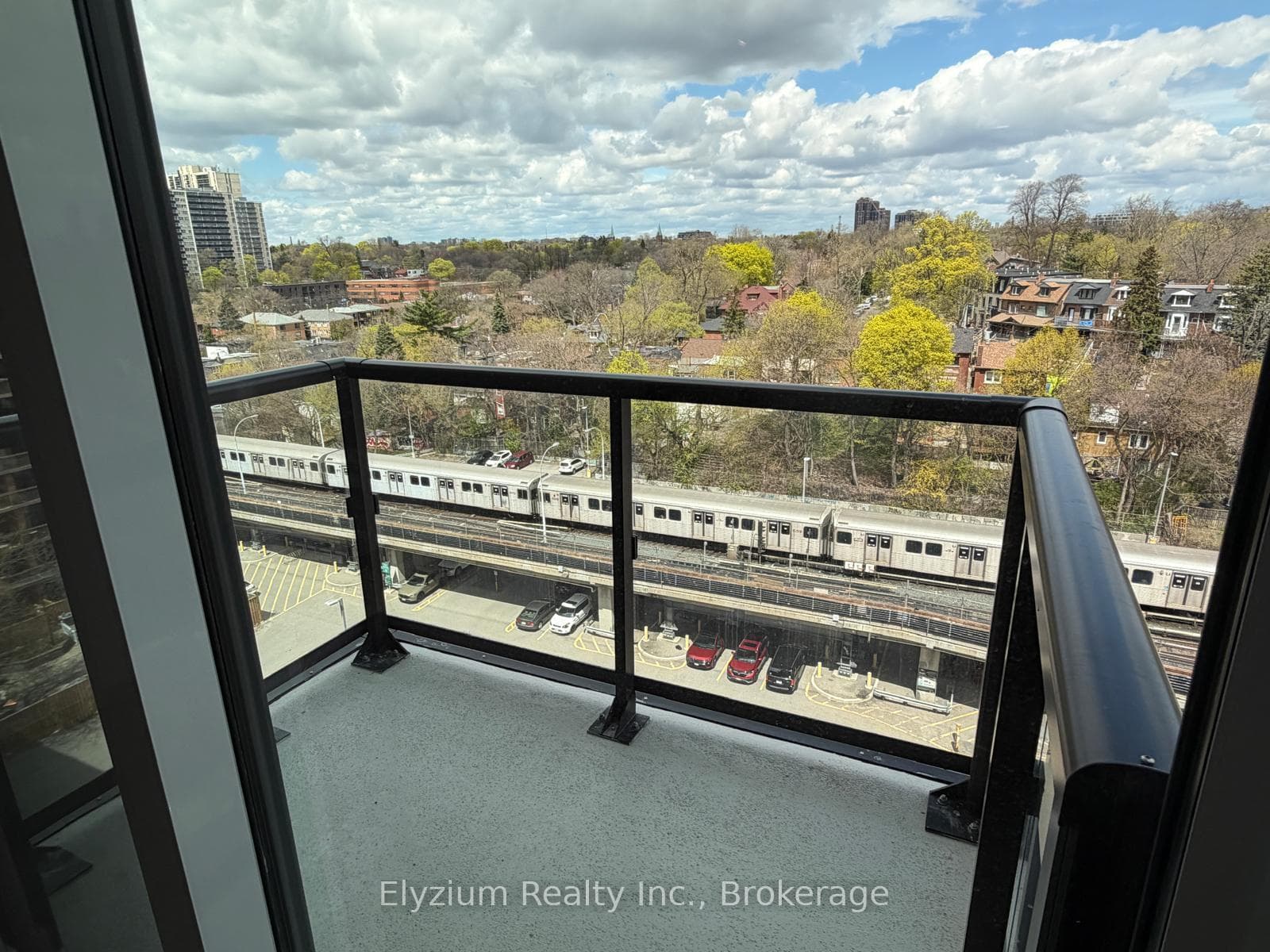 1660 Bloor Street Unit 715 photo 17