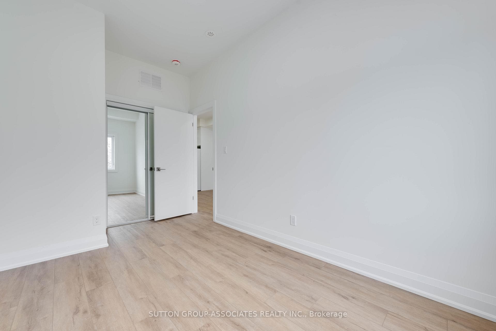 782A St Clair Avenue Unit 3B photo 11
