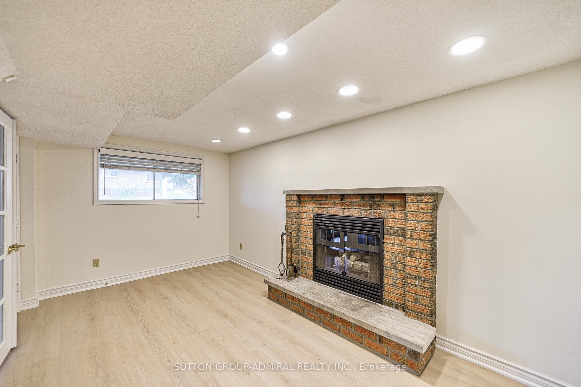 311 Buckingham Road photo 35