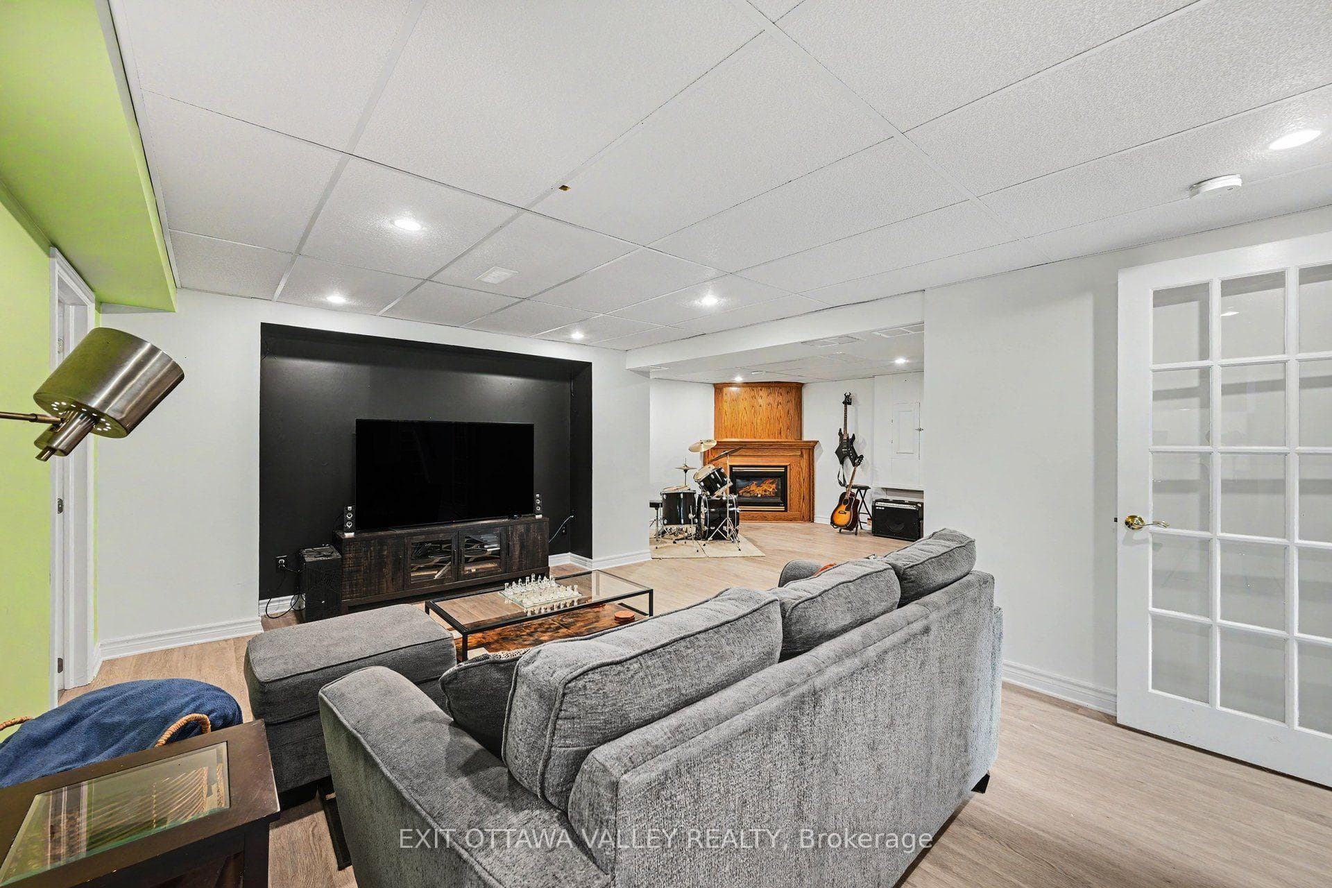 11 Maple Drive photo 12