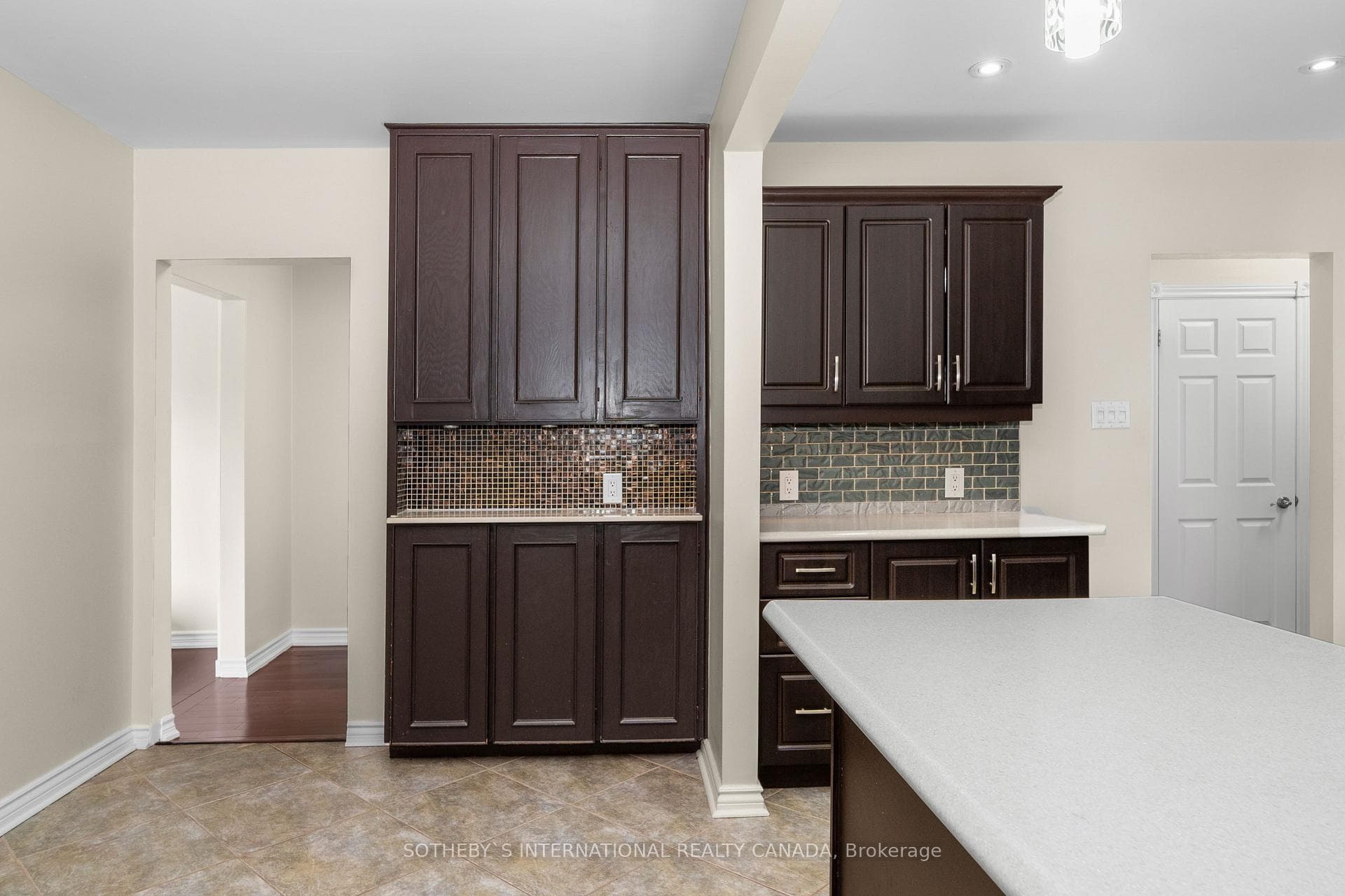 103 Murray Drive Unit Main photo 8
