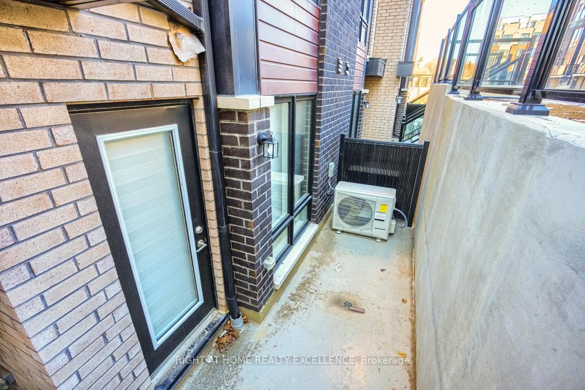235 Mclevin Avenue Unit 3 photo 32