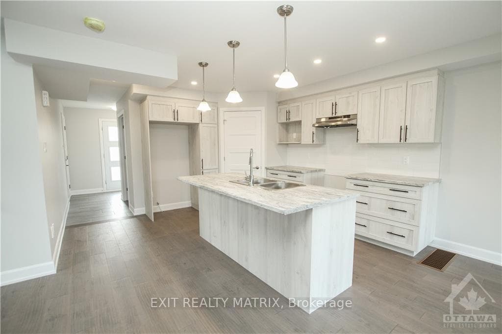 783 WALTON Street photo 4