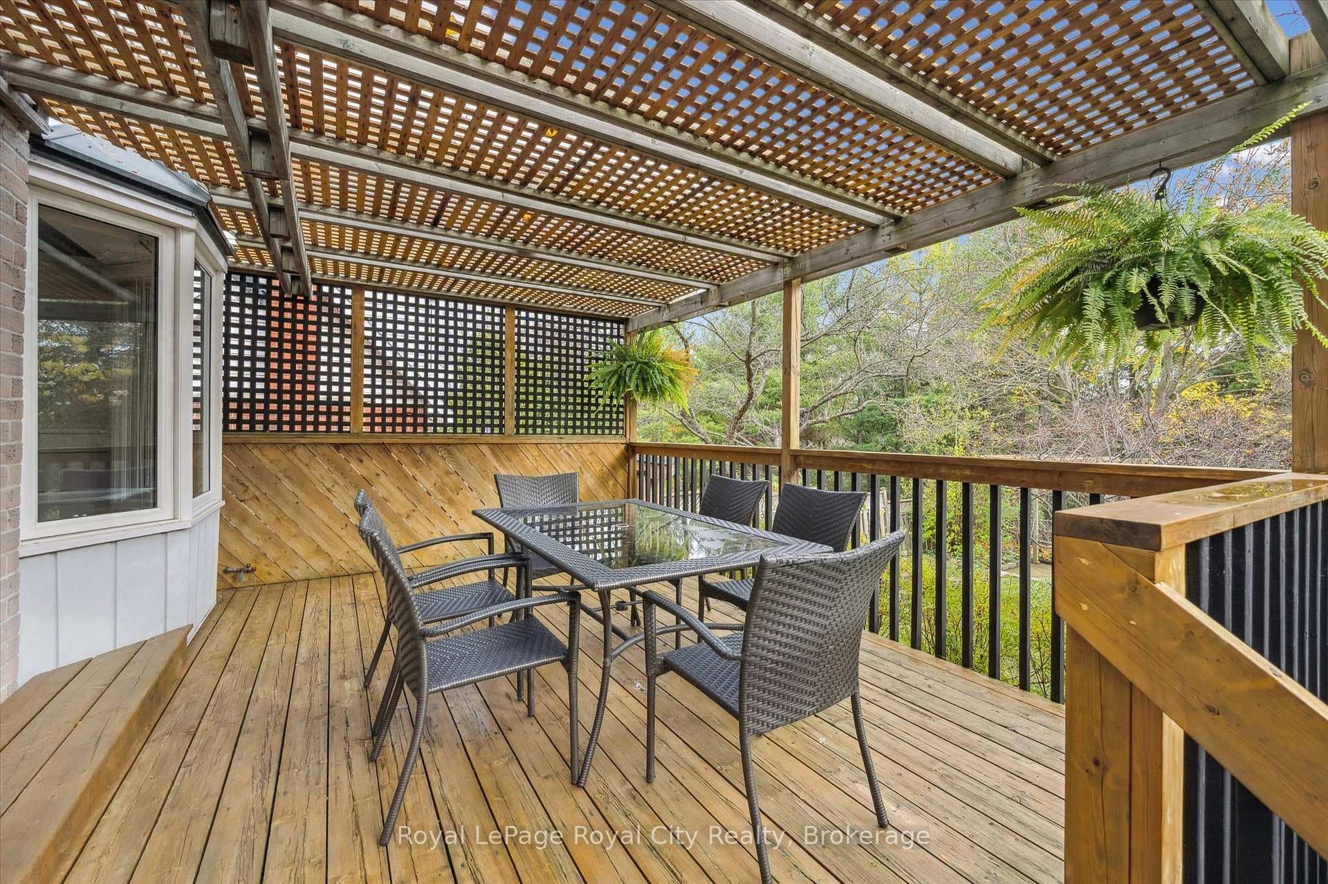 52 Hilldale Crescent photo 39