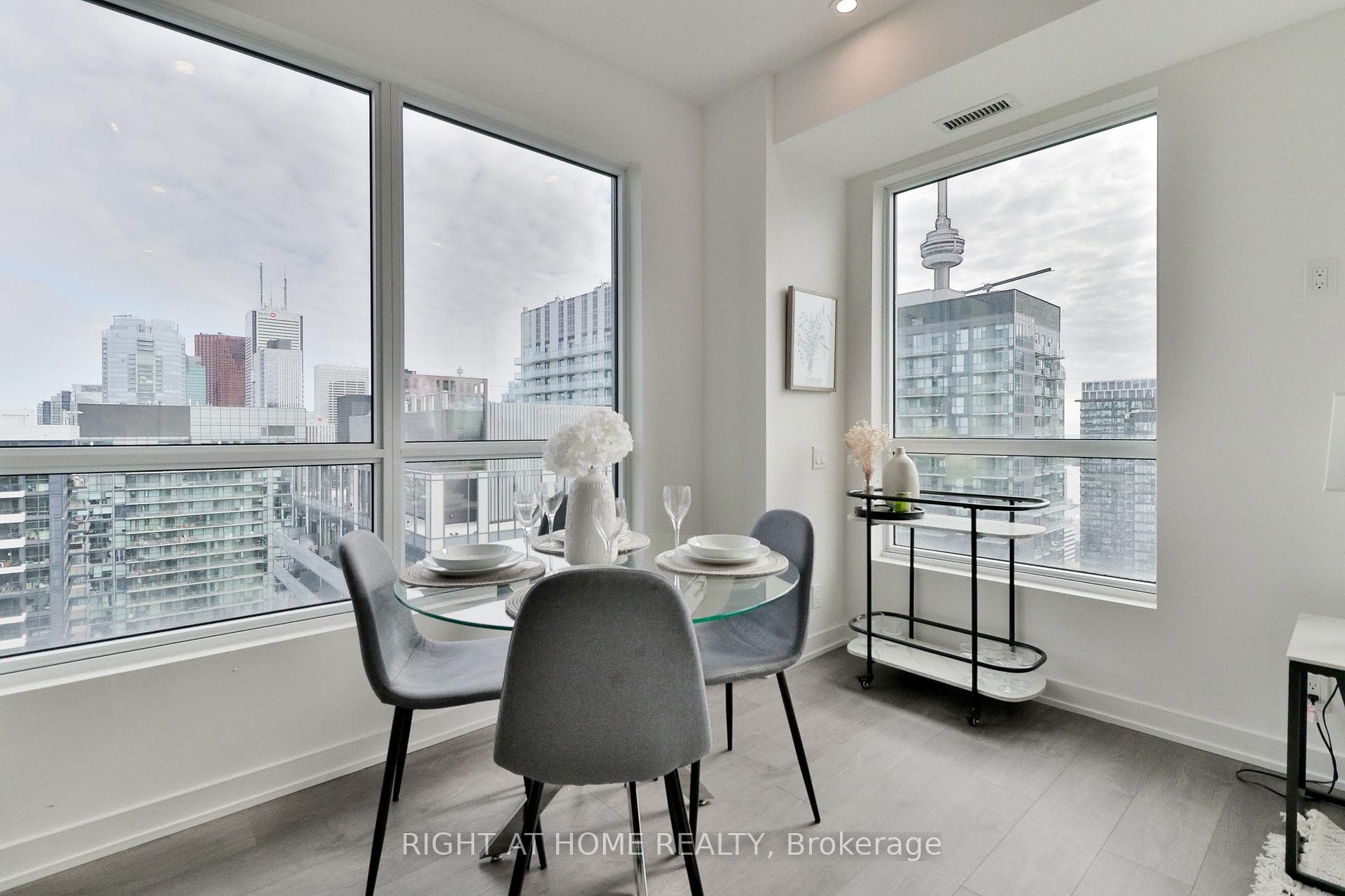 108 Peter Street Unit 4806 photo 17